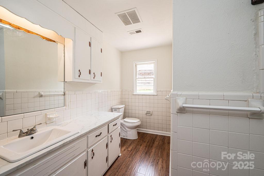3398 Shamrock Heights Property Photo 19