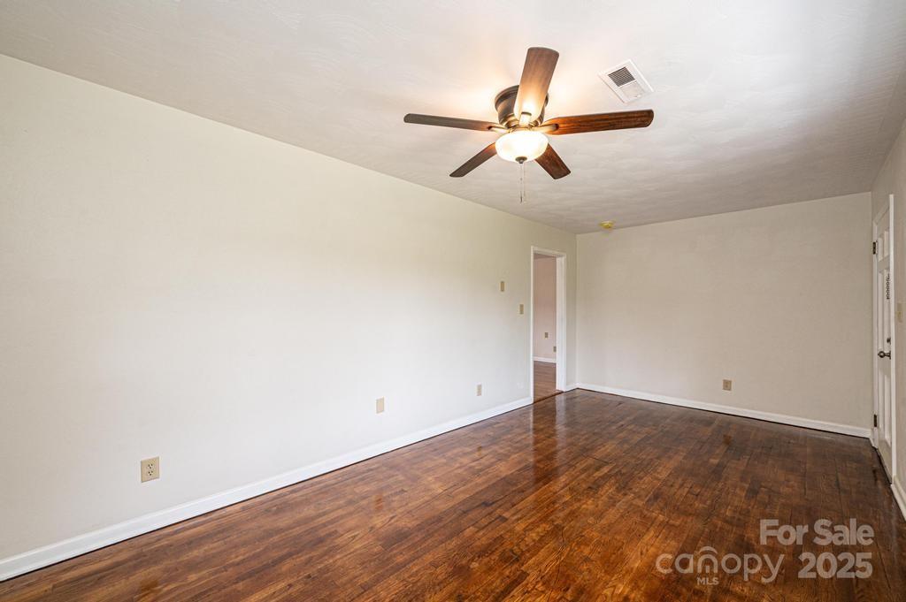 3398 Shamrock Heights Property Photo 23