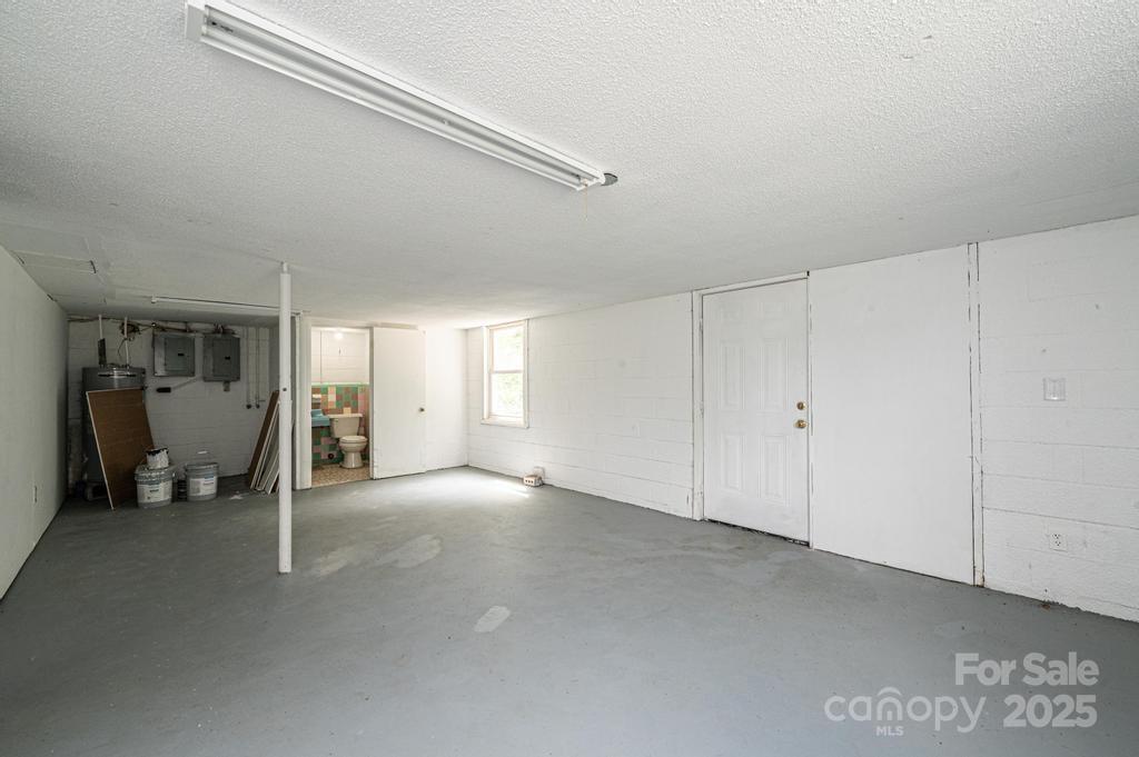 3398 Shamrock Heights Property Photo 25