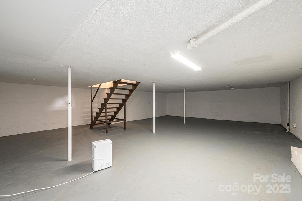3398 Shamrock Heights Property Photo 26