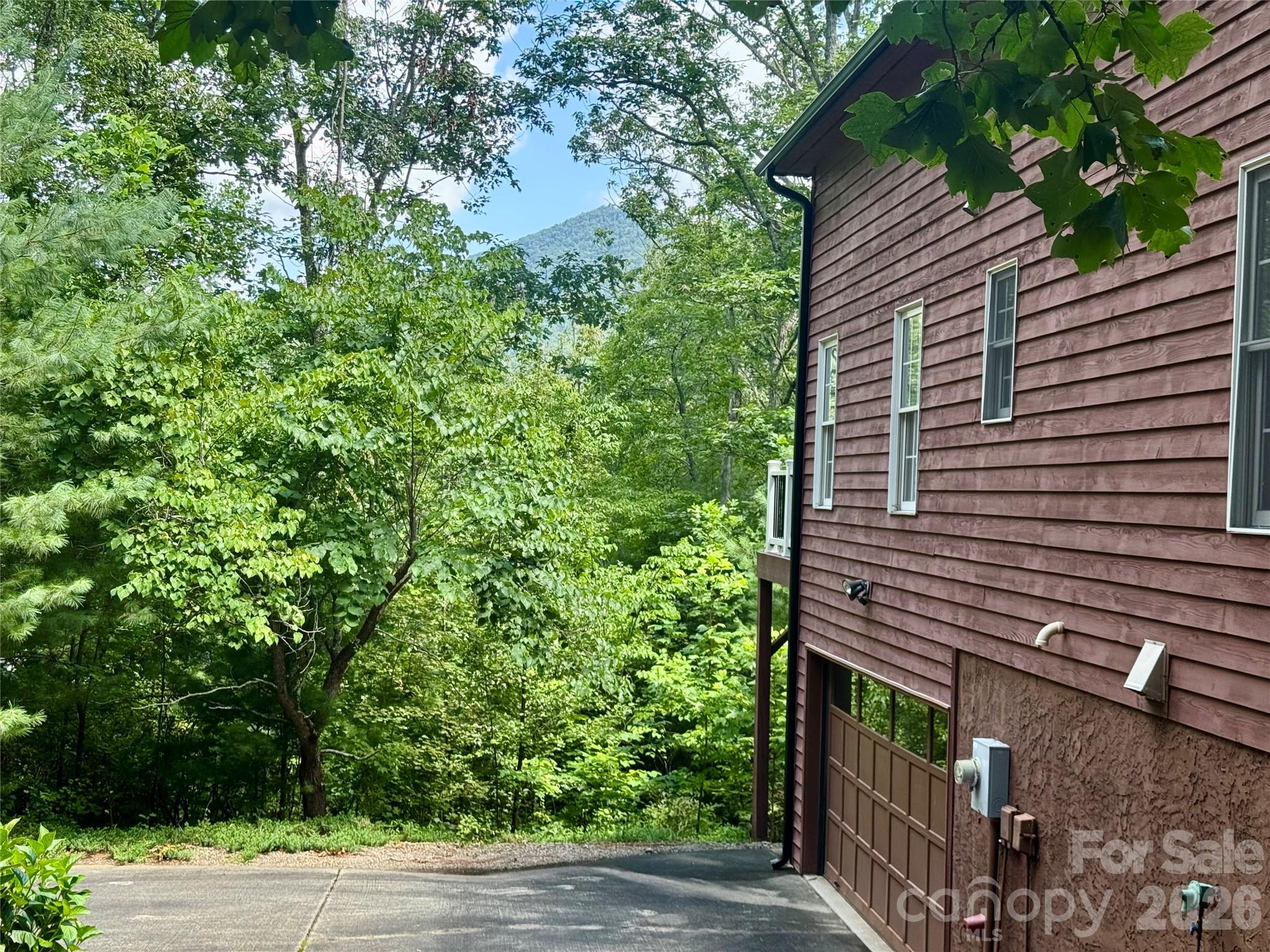 125 Buffalo Trail Property Photo 3