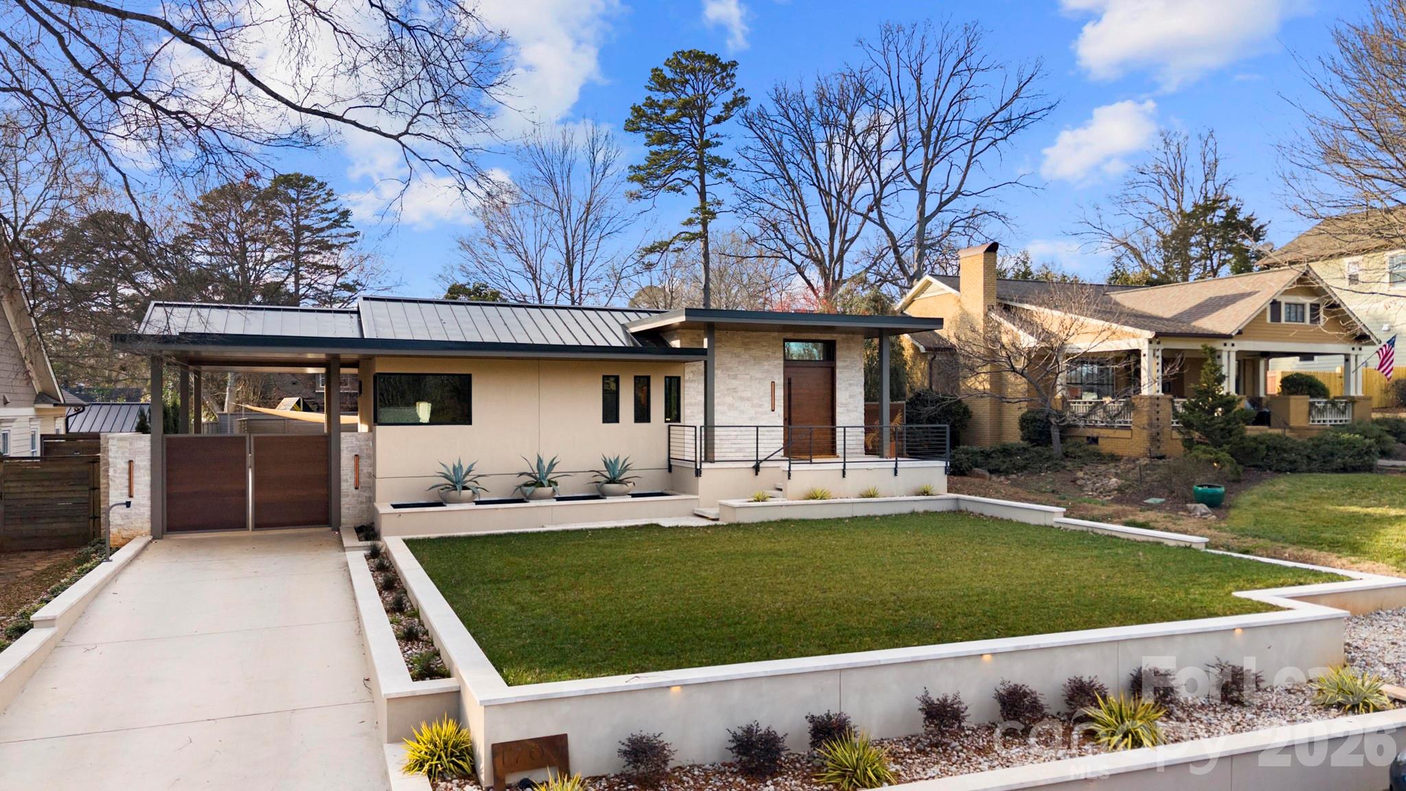 1709 Dearmon Drive Property Photo 4