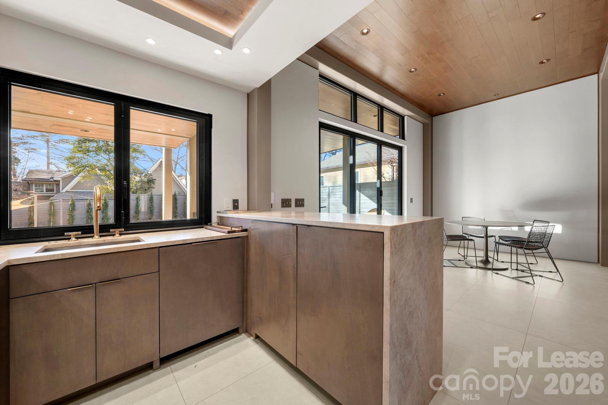 1709 Dearmon Drive Property Photo 13