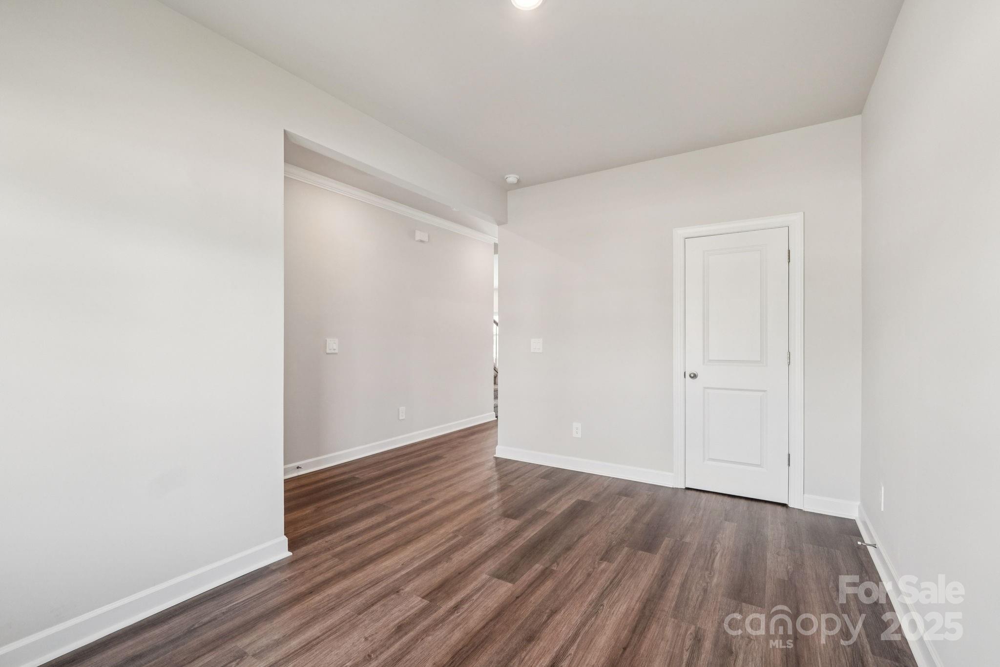 2073 Sunflower Circle Property Photo 7