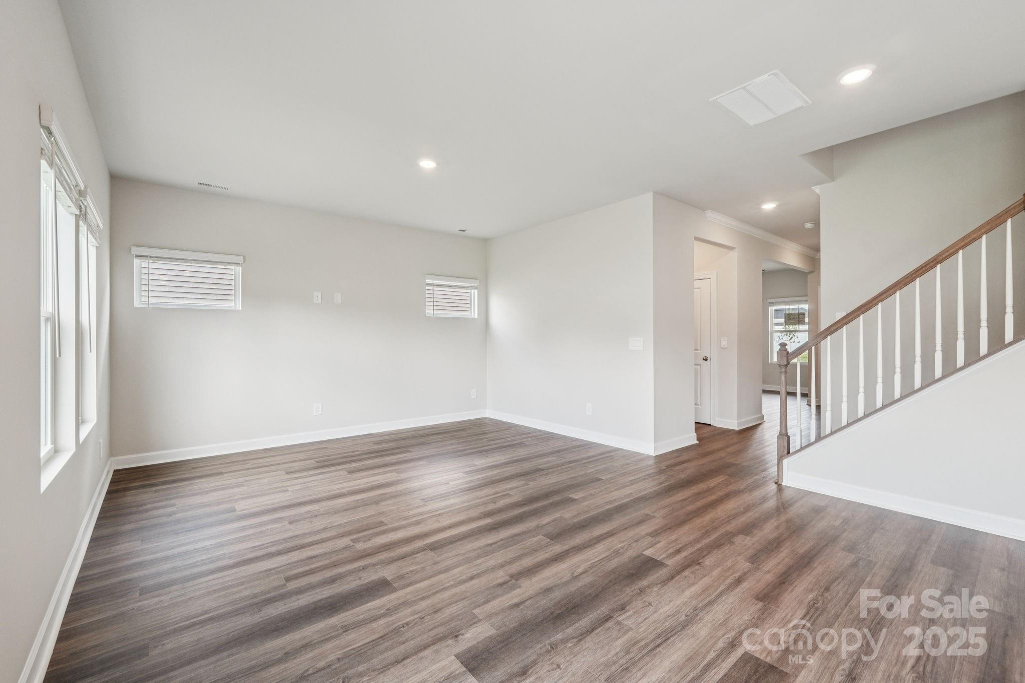 2073 Sunflower Circle Property Photo 11