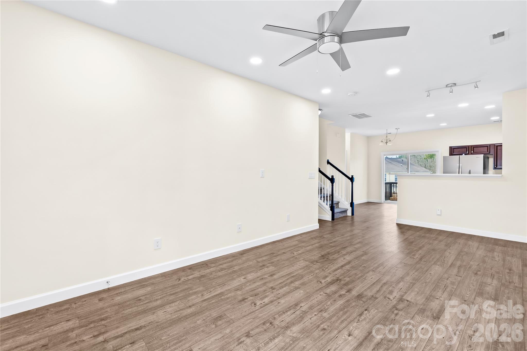 15558 Stronvar House Lane Property Photo 6