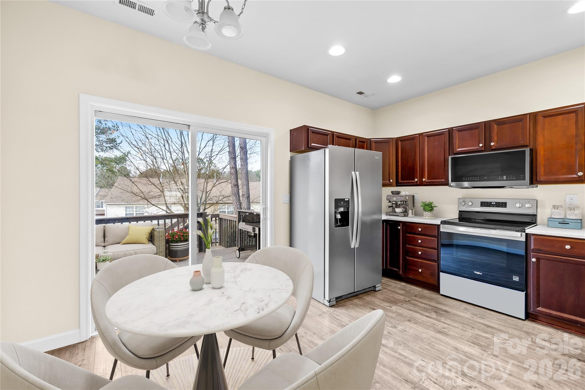 15558 Stronvar House Lane Property Photo 9