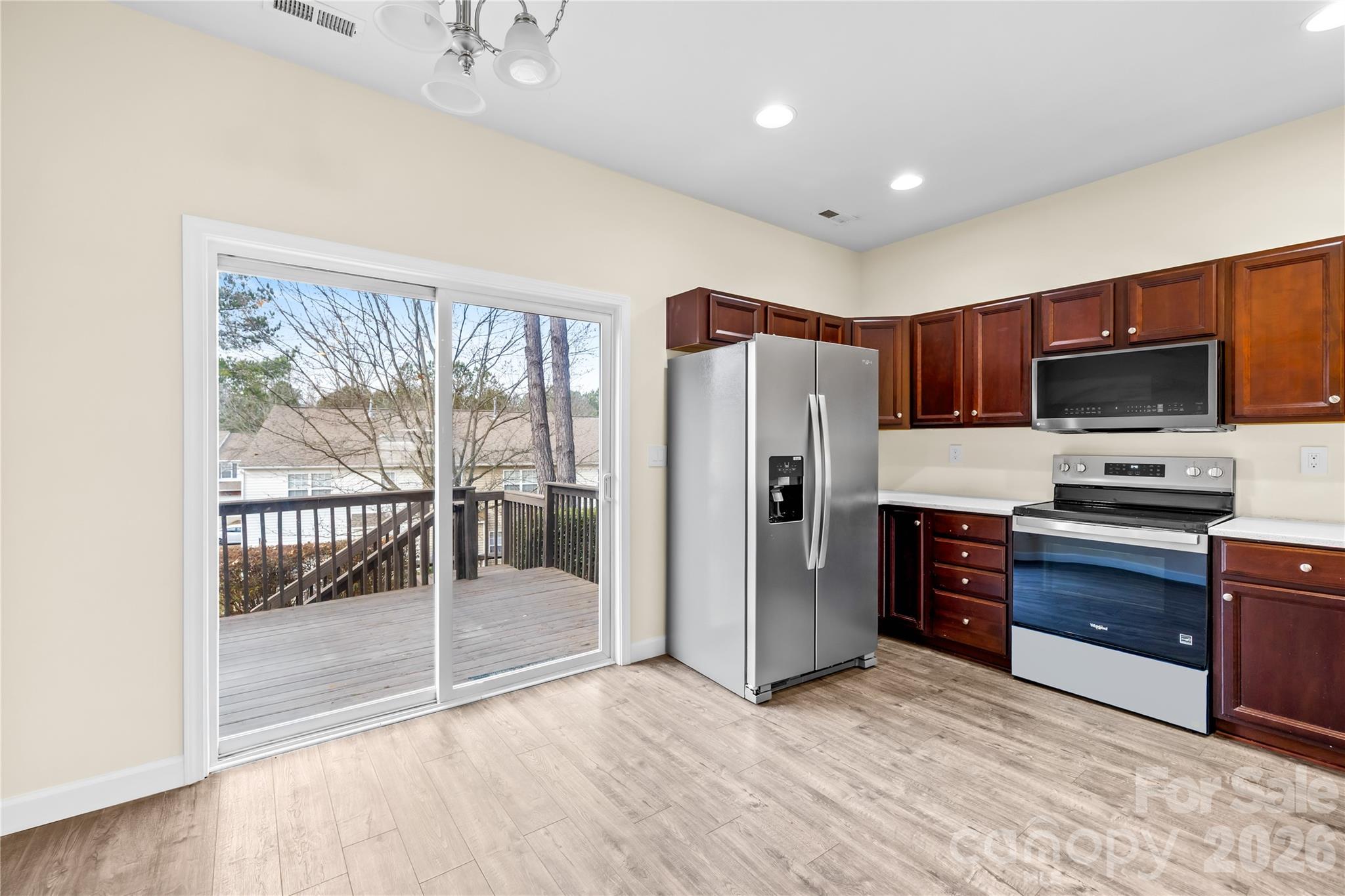 15558 Stronvar House Lane Property Photo 11