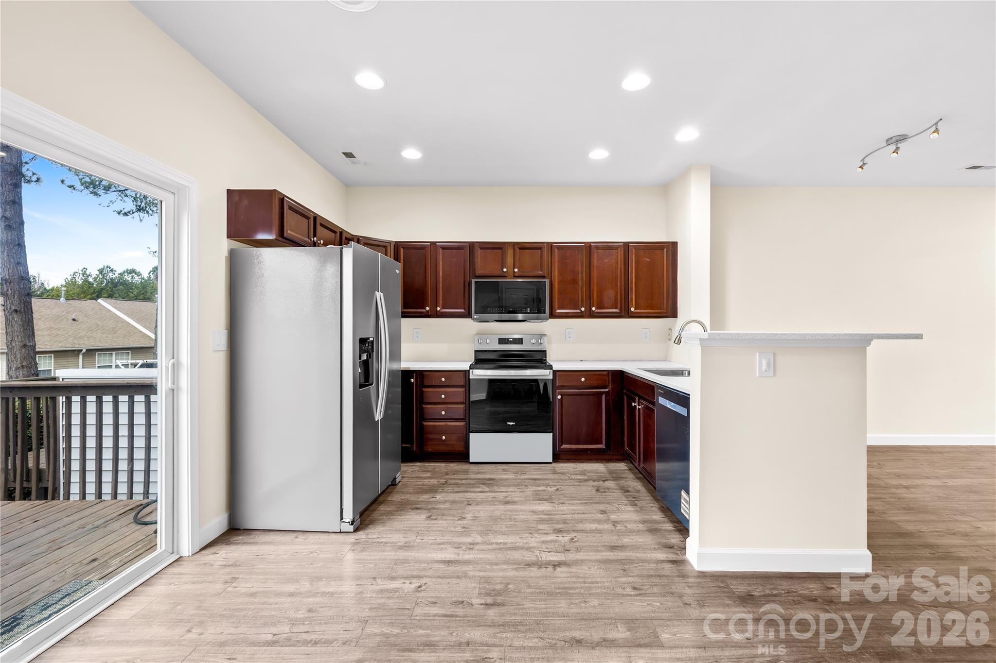 15558 Stronvar House Lane Property Photo 14