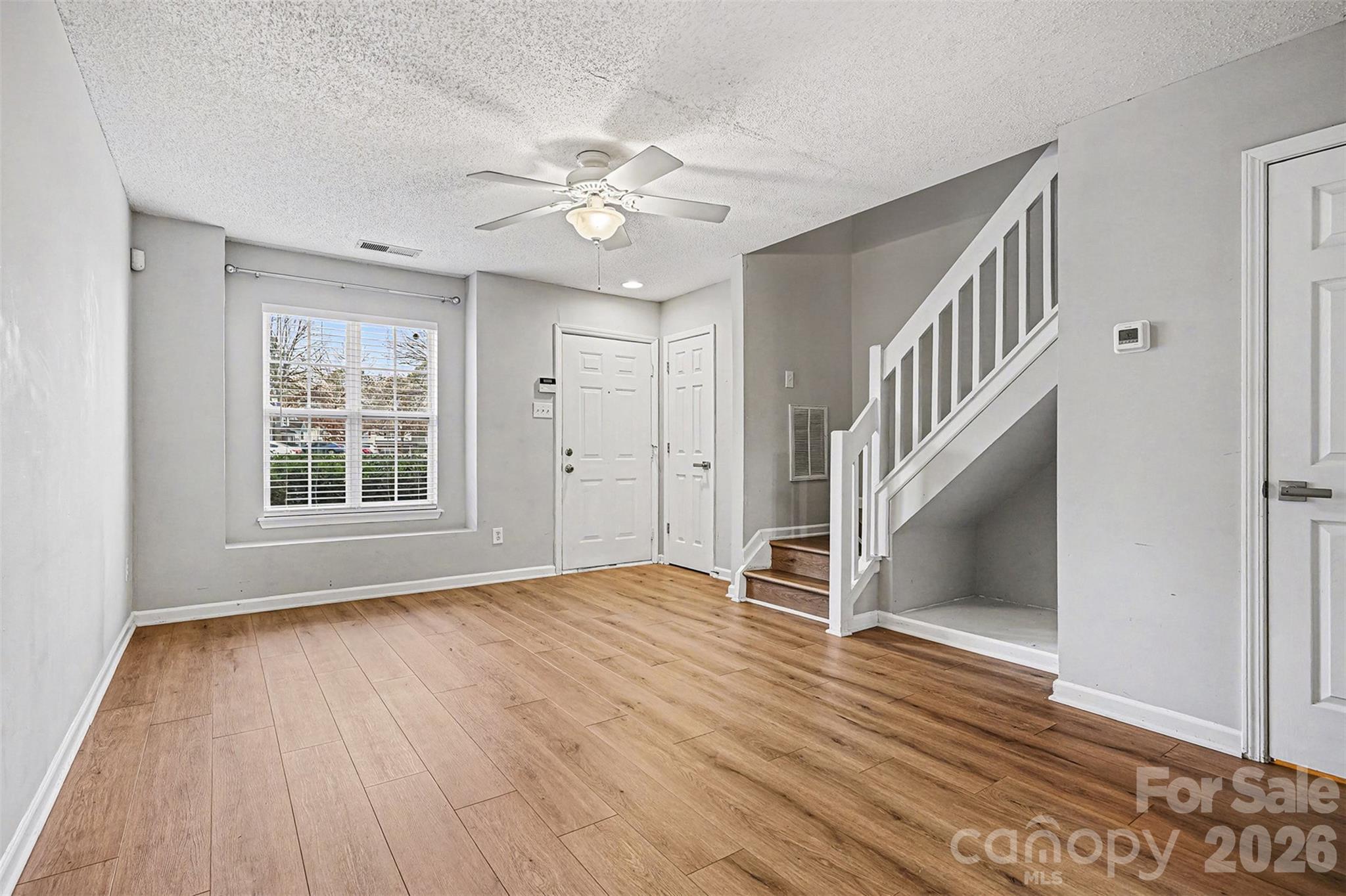 1825 Birch Heights Court Property Photo 3