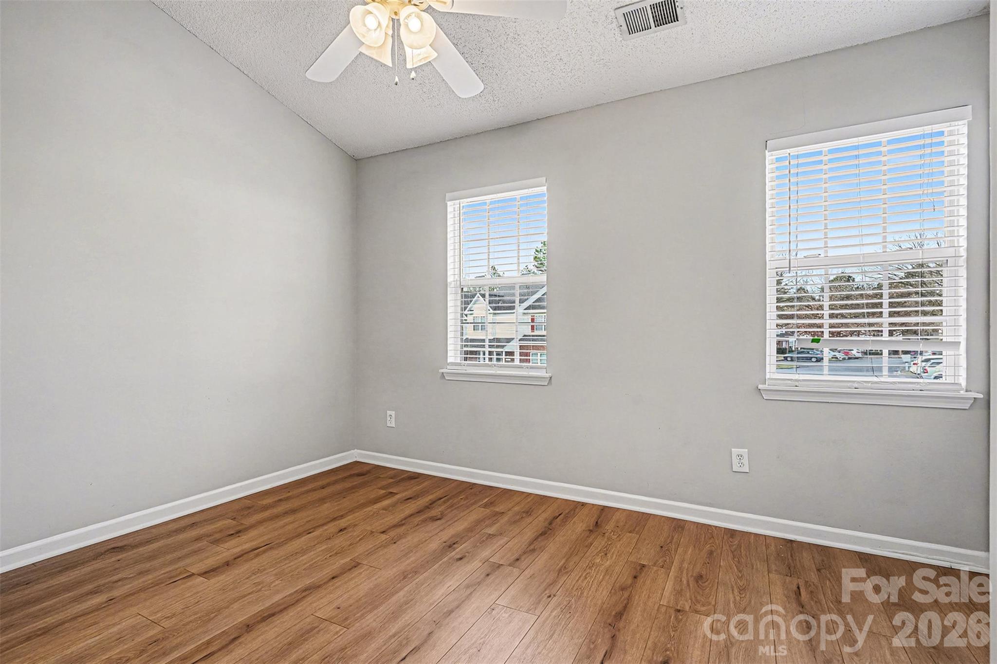 1825 Birch Heights Court Property Photo 8