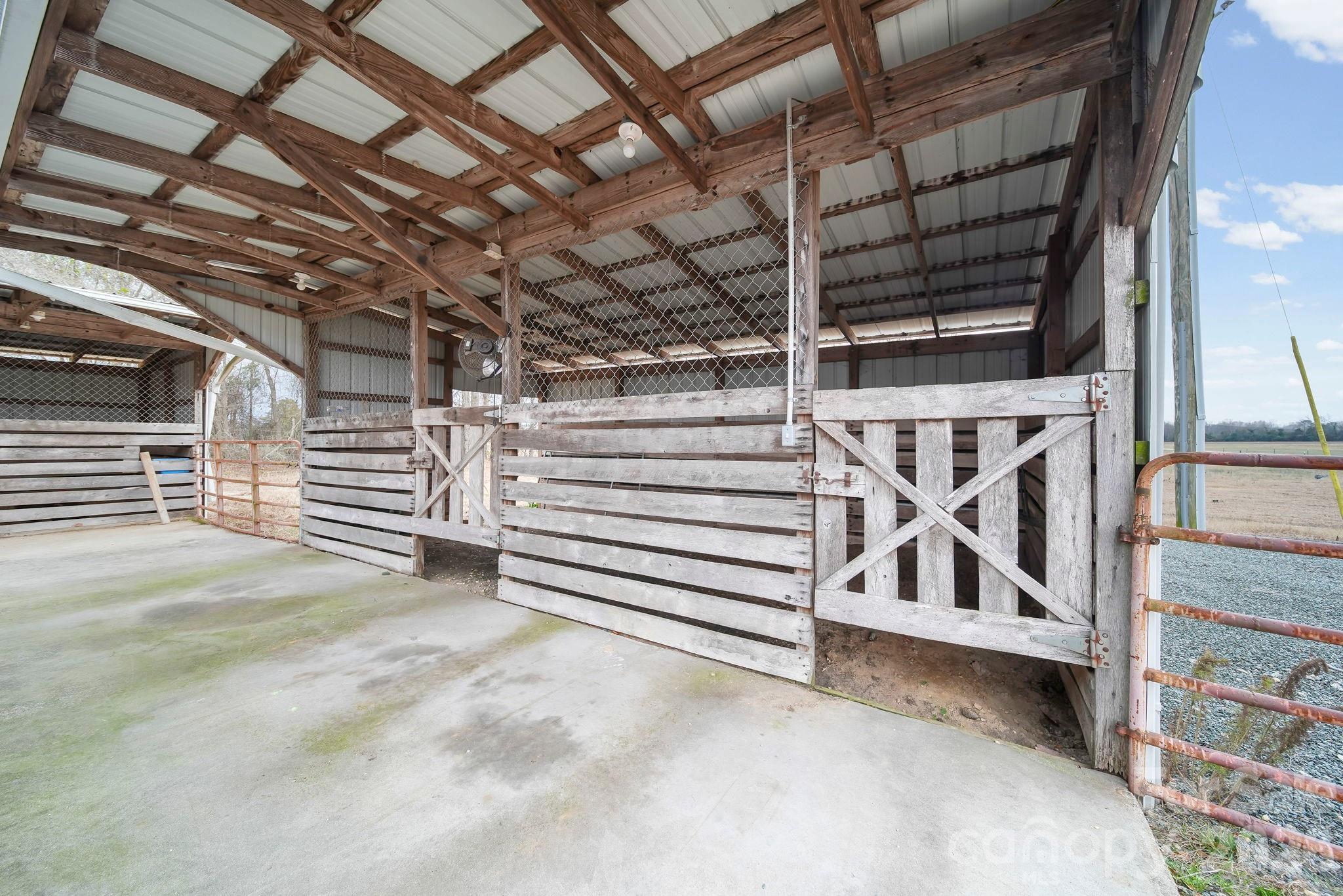 1004 Four Mile Loop Property Photo 27