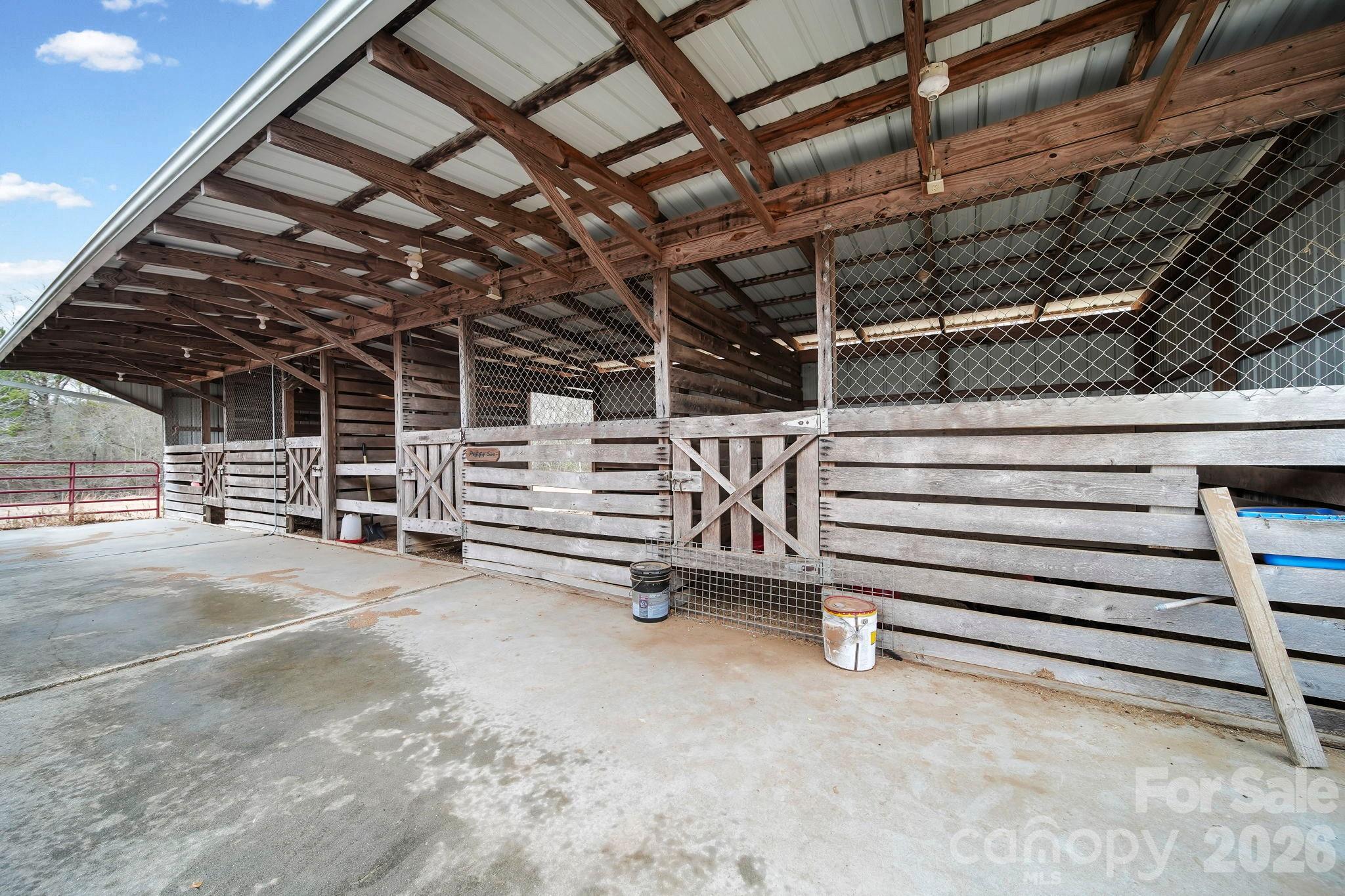 1004 Four Mile Loop Property Photo 28