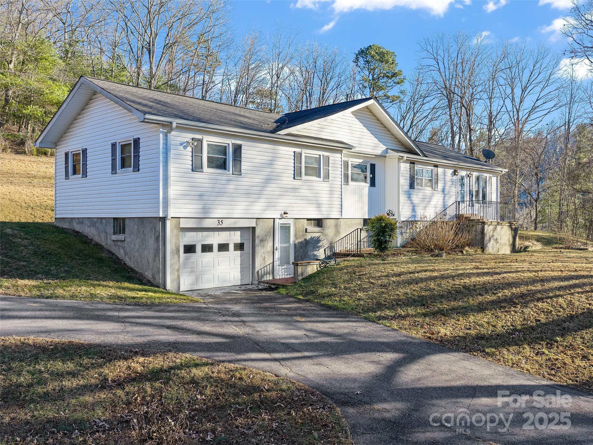 35 Smith Ridge Drive Property Photo 1