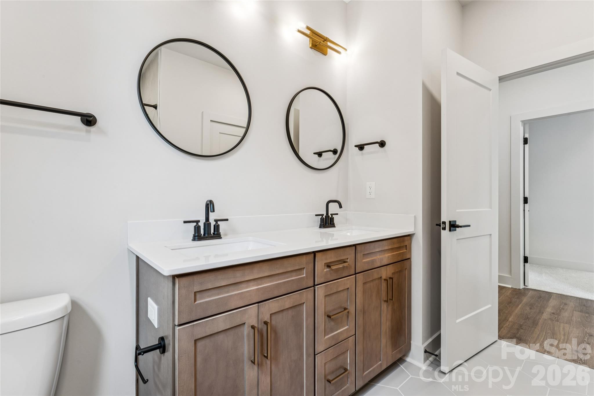 2412 Crestview Drive Property Photo 19