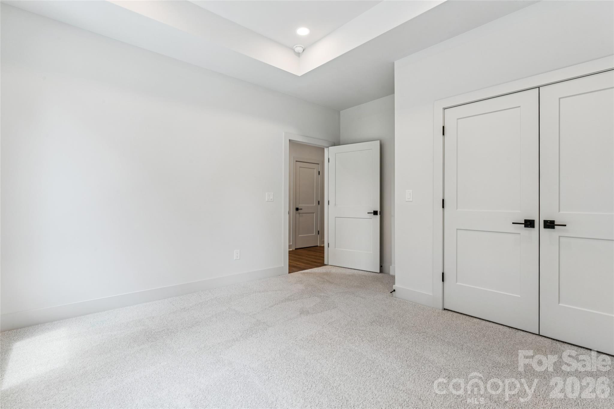 2412 Crestview Drive Property Photo 22