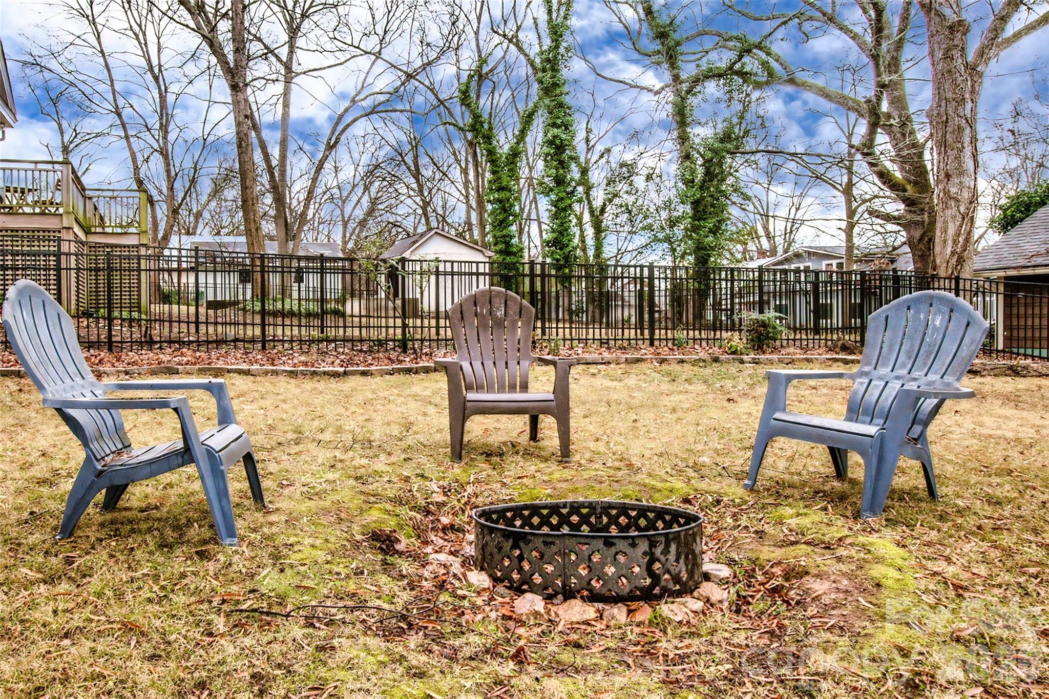 516 S Mulberry Street Property Photo 6
