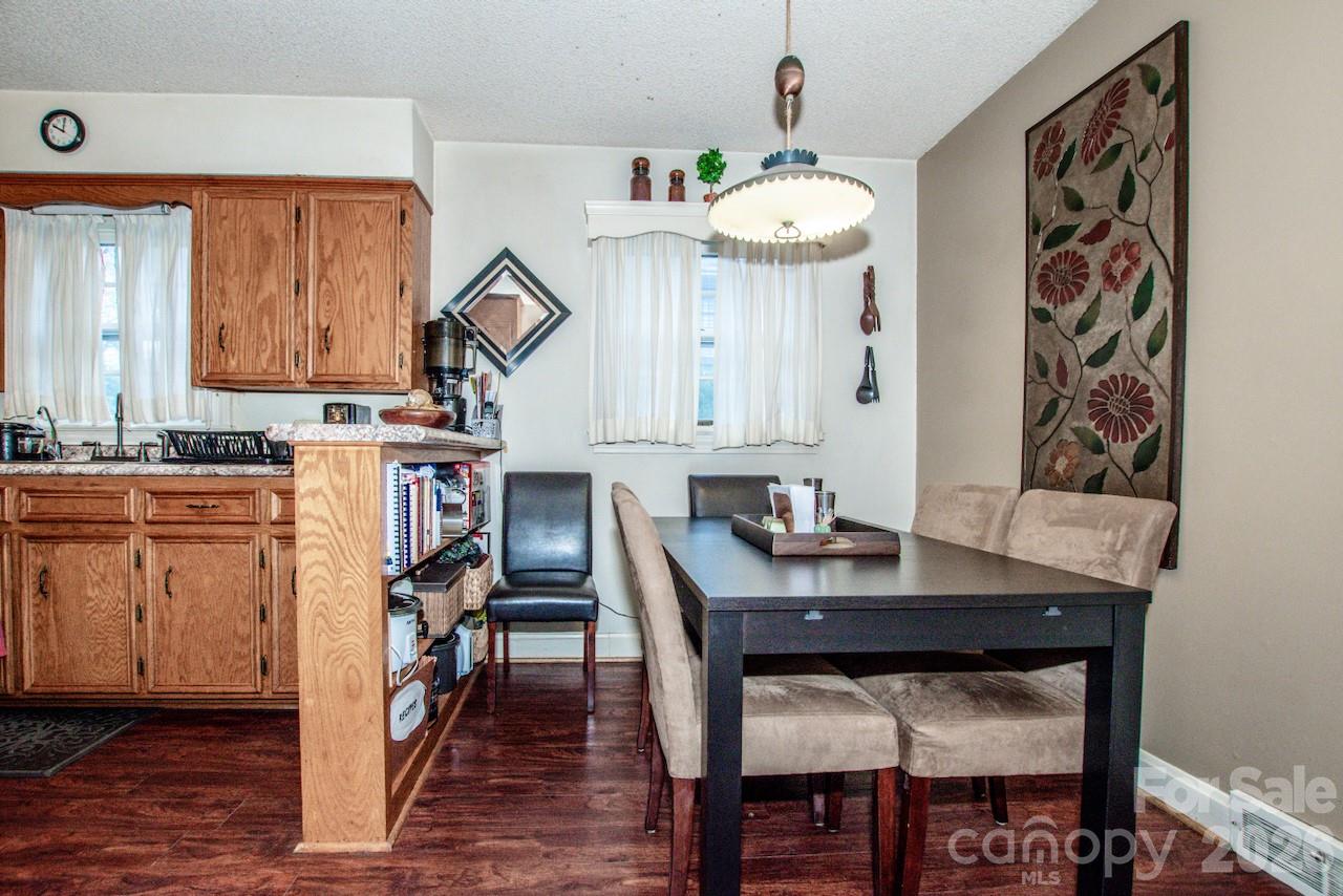 516 S Mulberry Street Property Photo 13