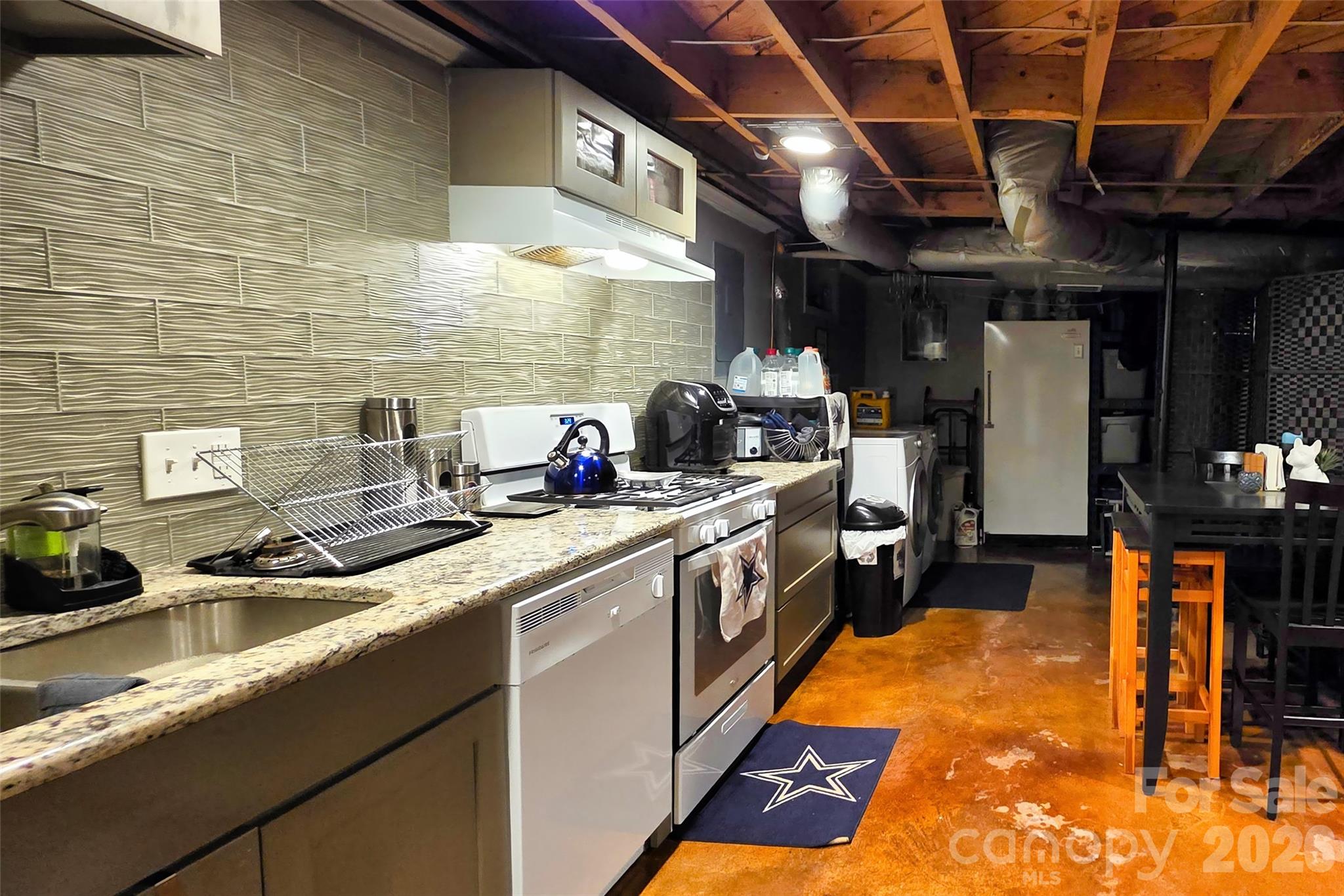 516 S Mulberry Street Property Photo 27