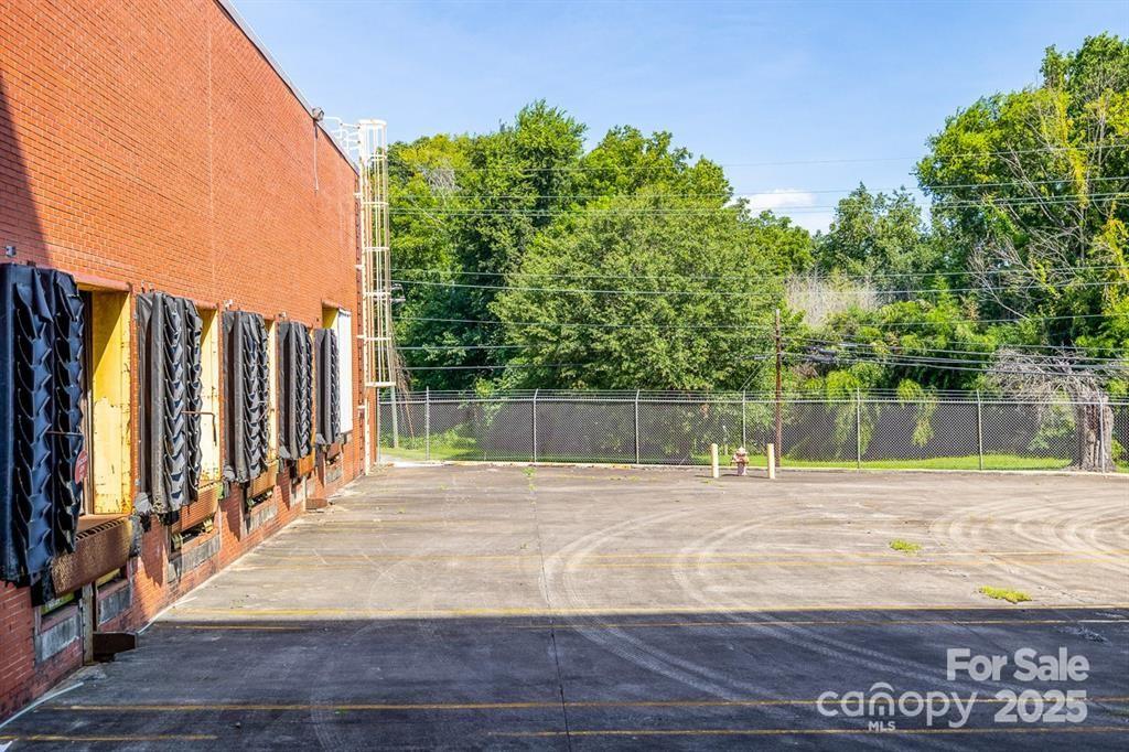 129 Monarch Highway Property Photo 10