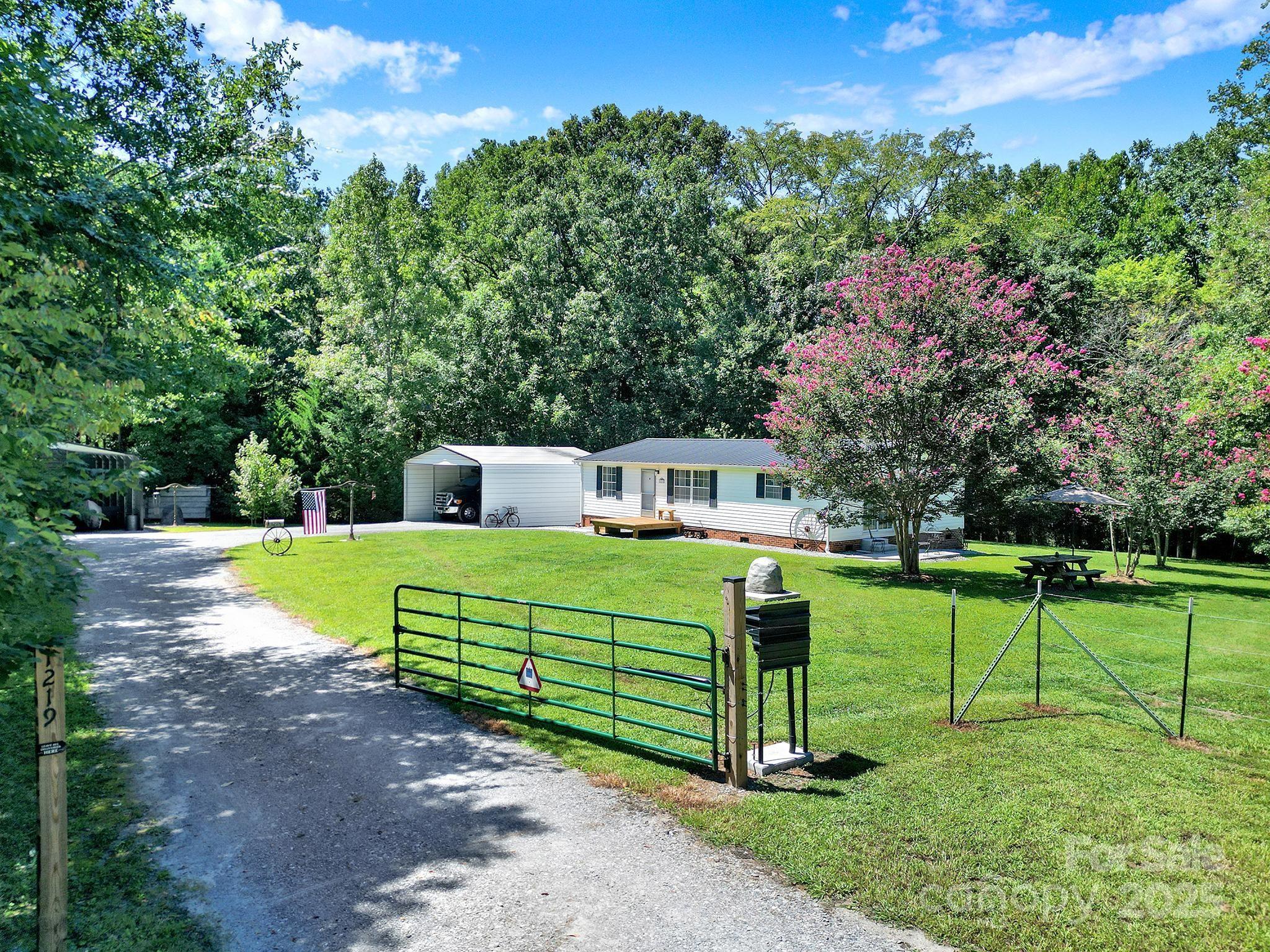 1219 Neely Smith Lane Property Photo 4