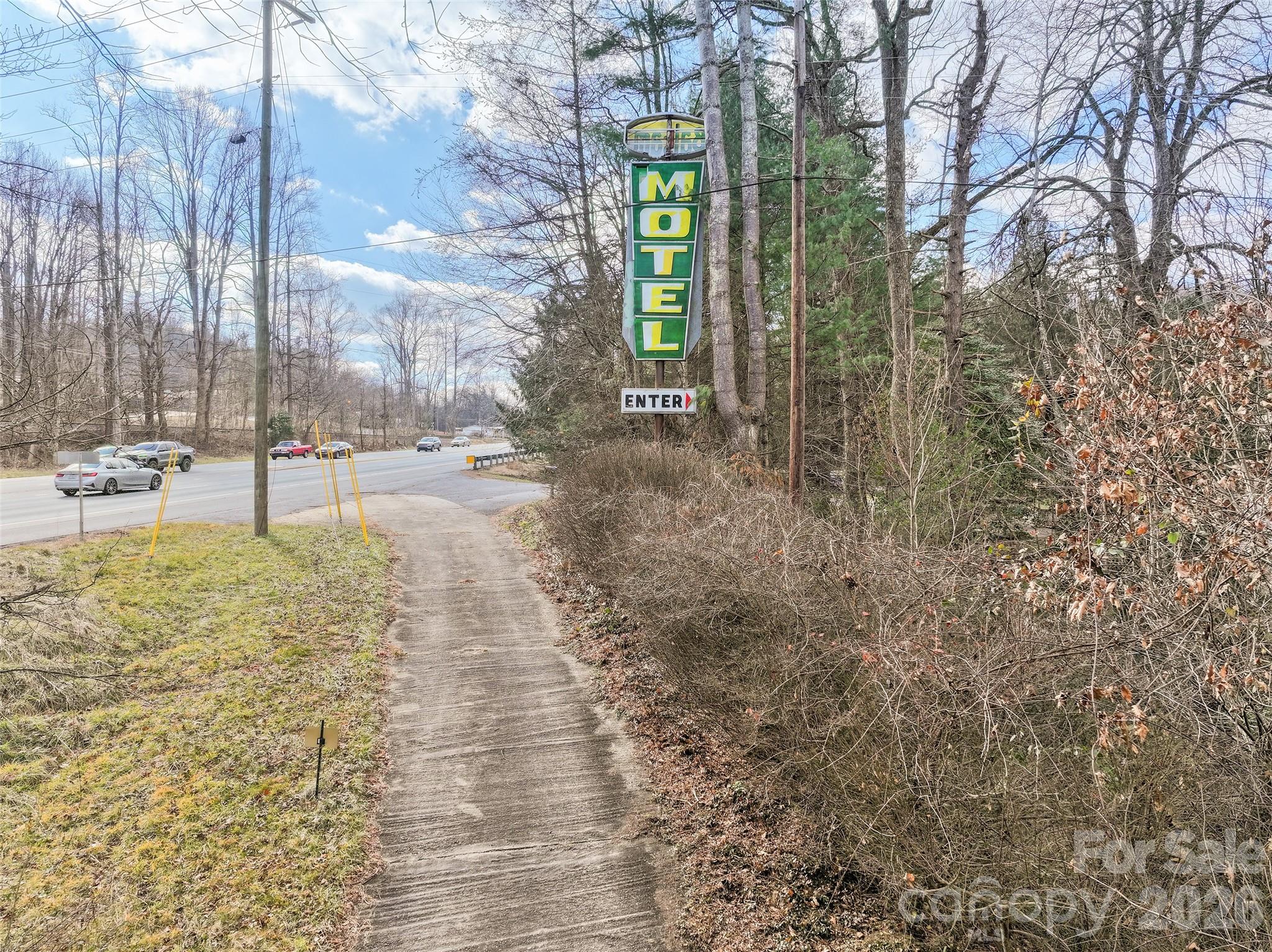 20826 Great Smoky Mountain Expressway Property Photo 2