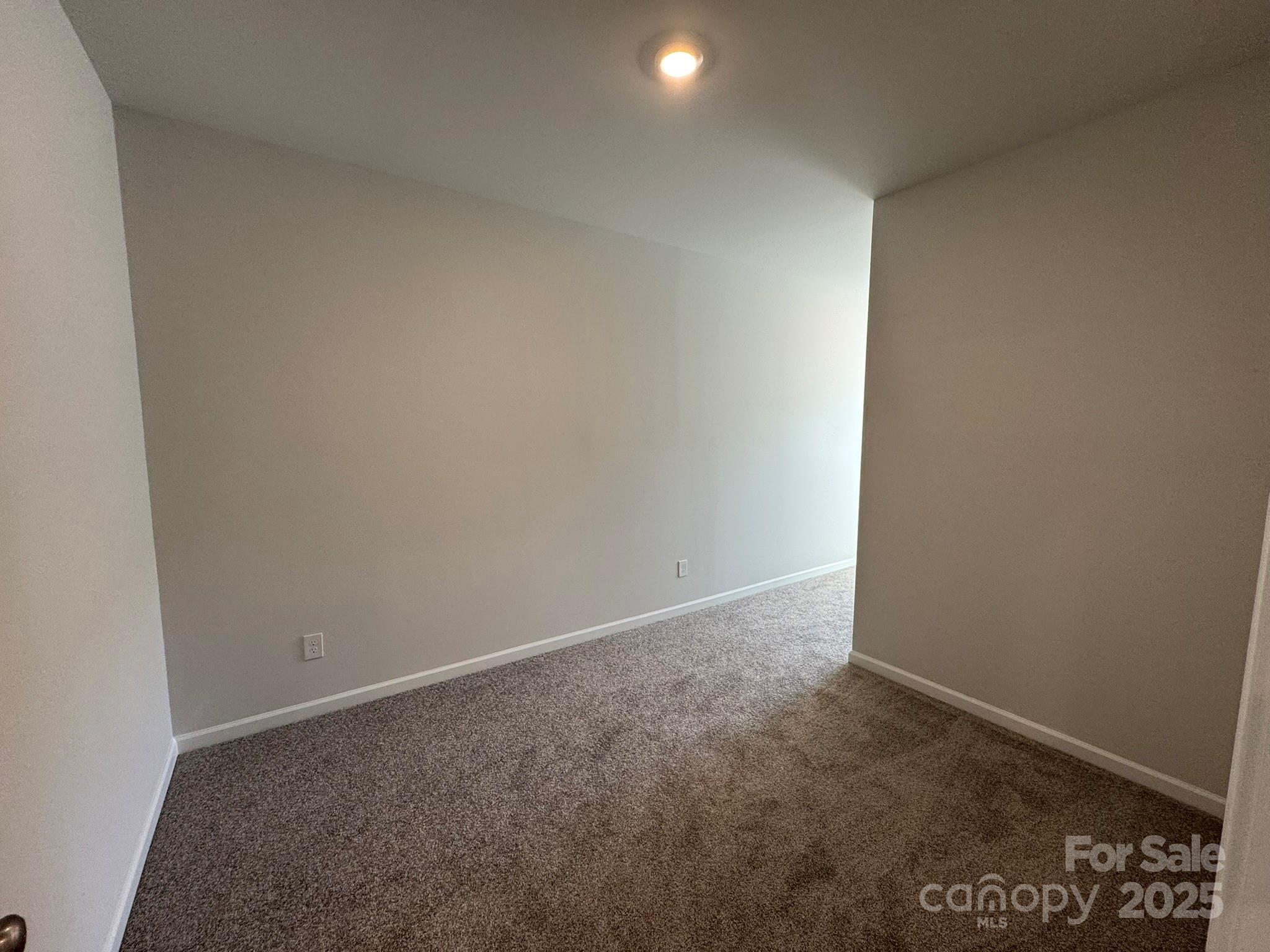 7013 Alpharetta Street 22 Property Photo 16