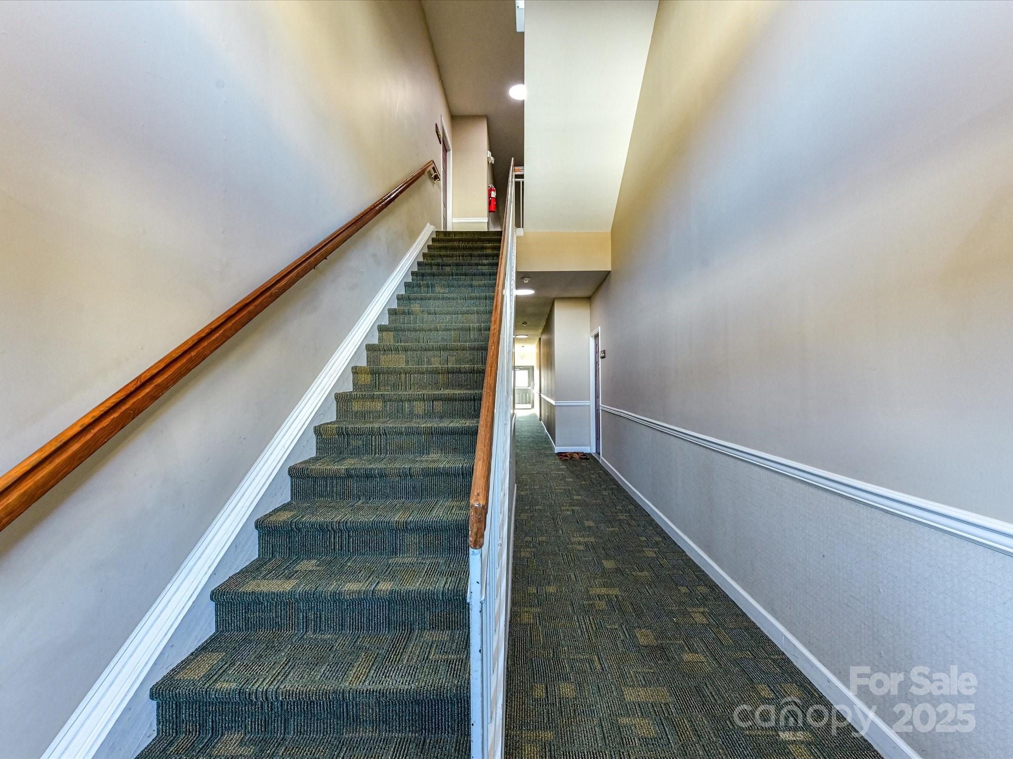 19763 Deer Valley Drive Property Photo 3