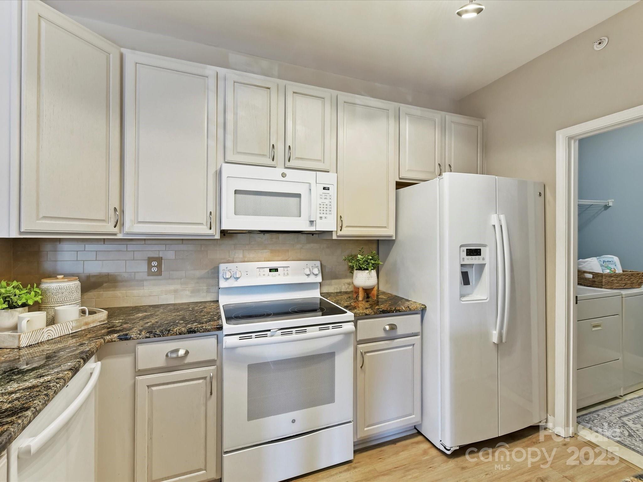 19763 Deer Valley Drive Property Photo 8