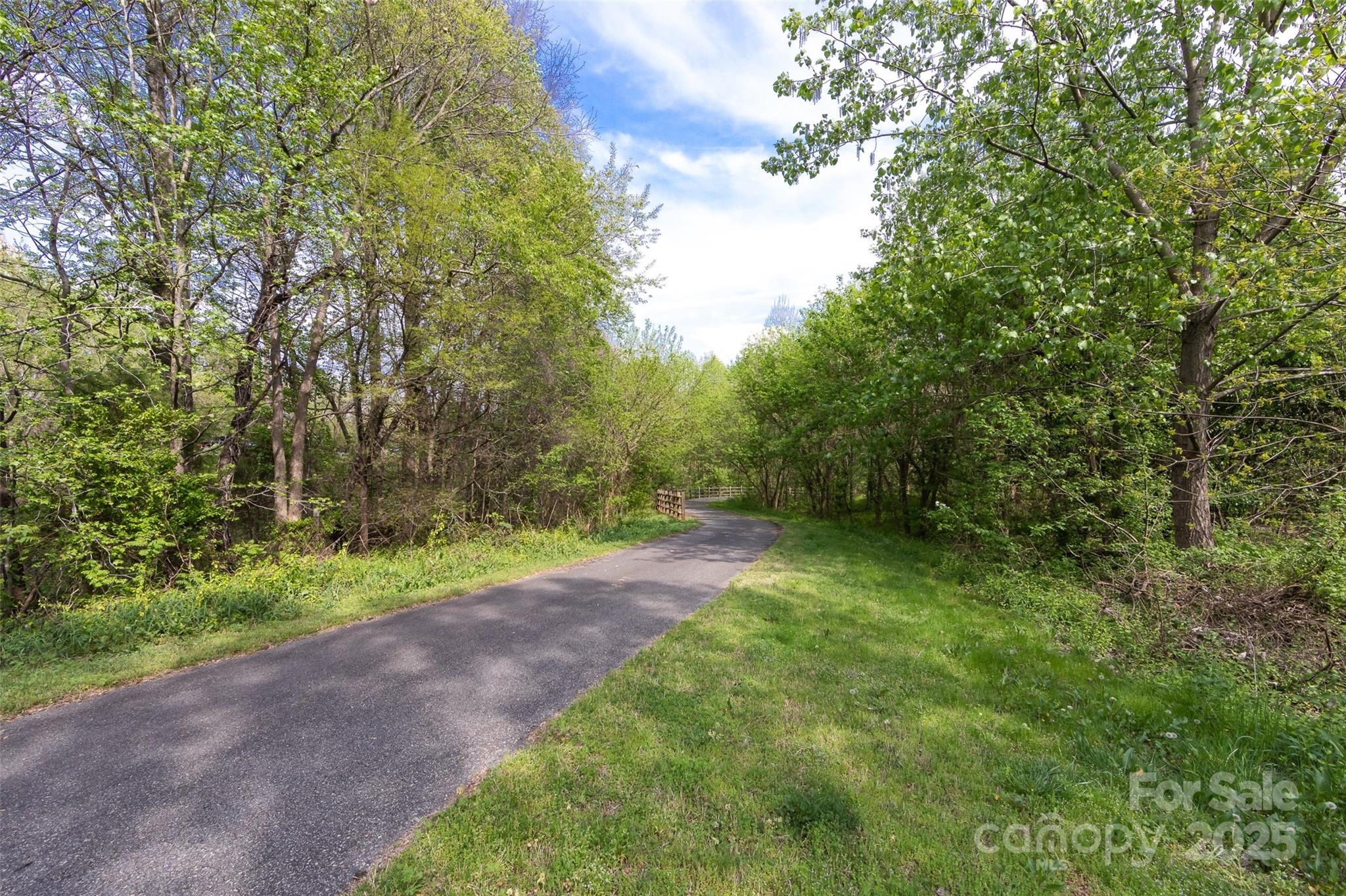 19763 Deer Valley Drive Property Photo 35