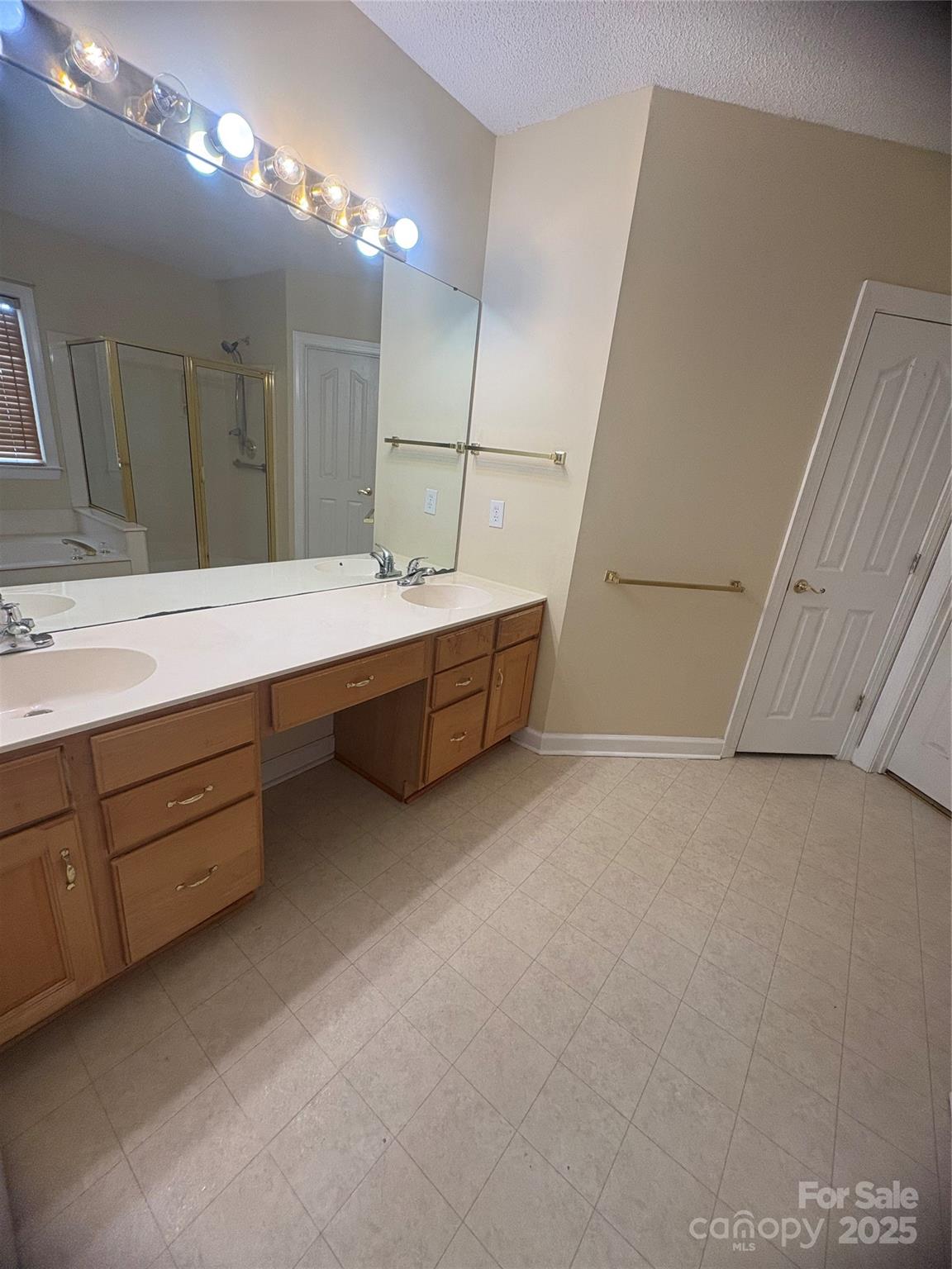 5828 Swanston Drive Property Photo 6