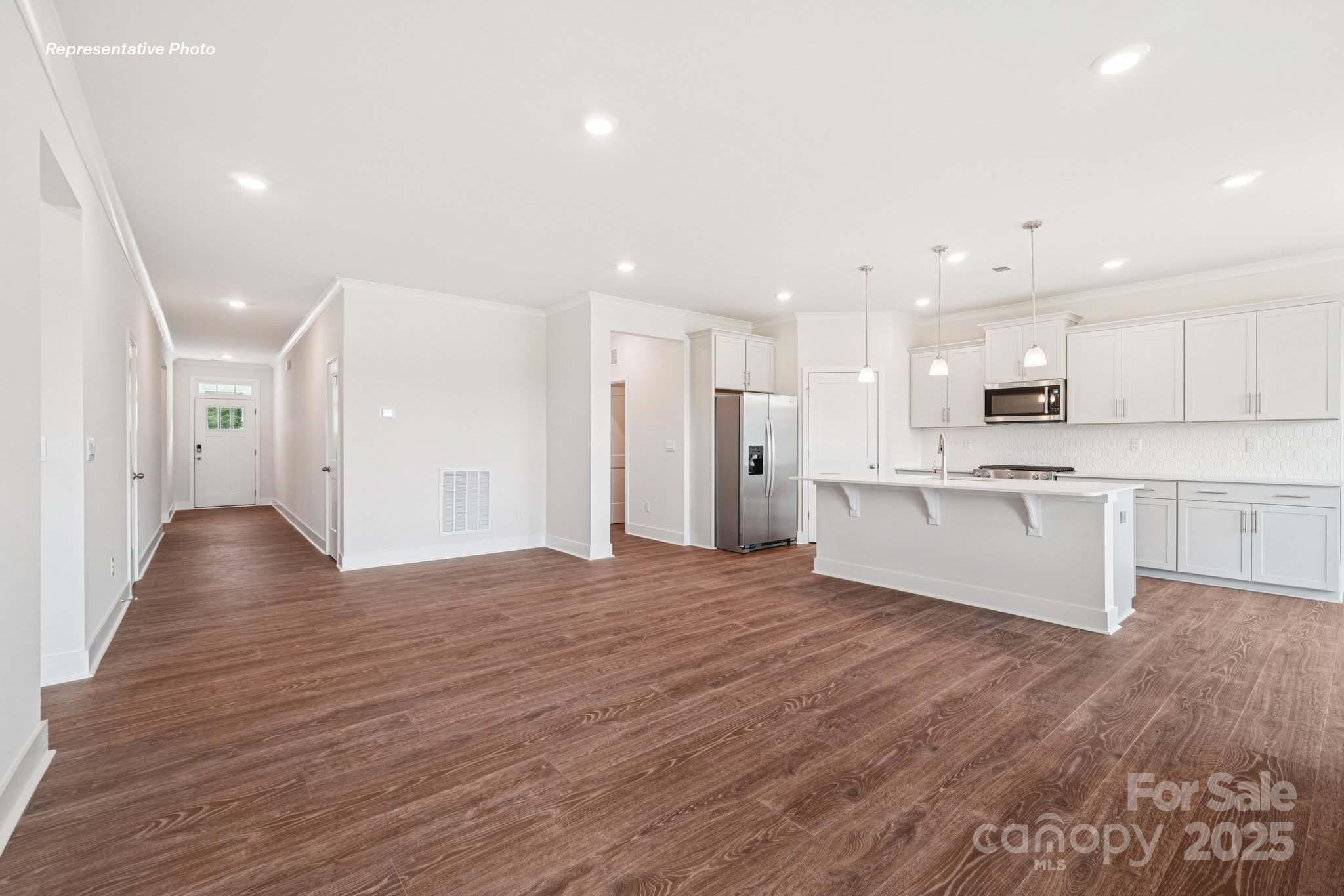 2123 Skyhawk Drive Property Photo 6