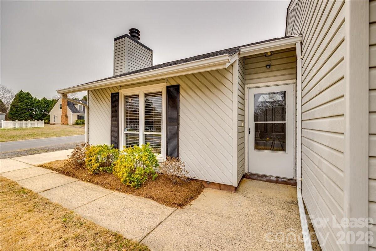 10932 Copperfield Drive Property Photo 3