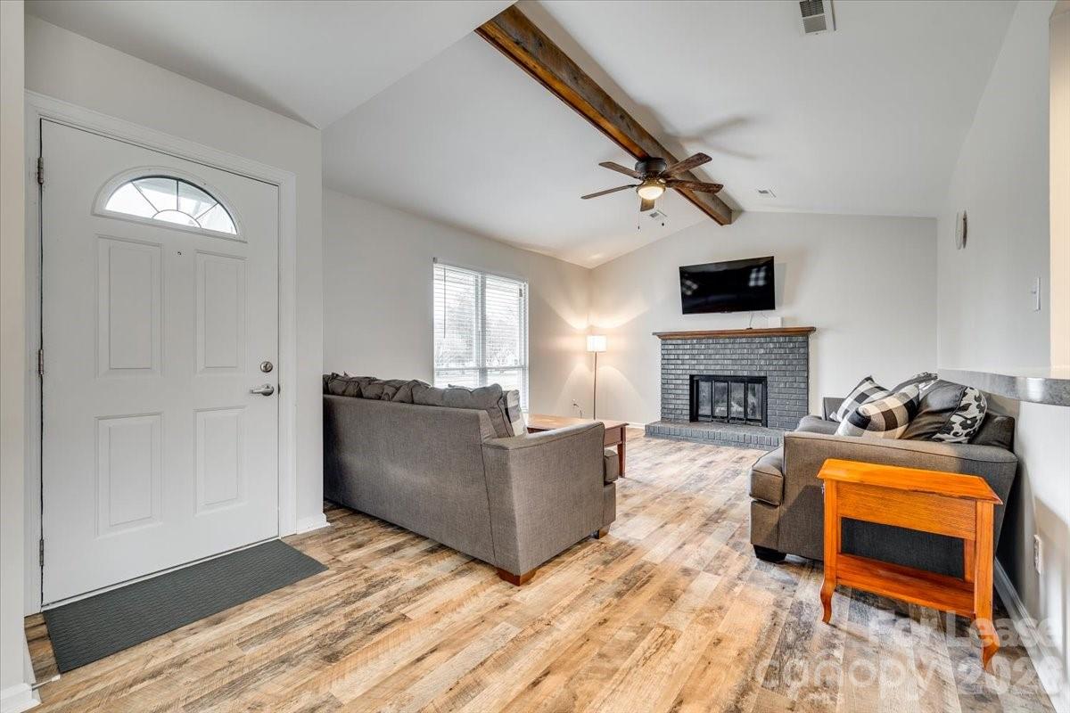 10932 Copperfield Drive Property Photo 4