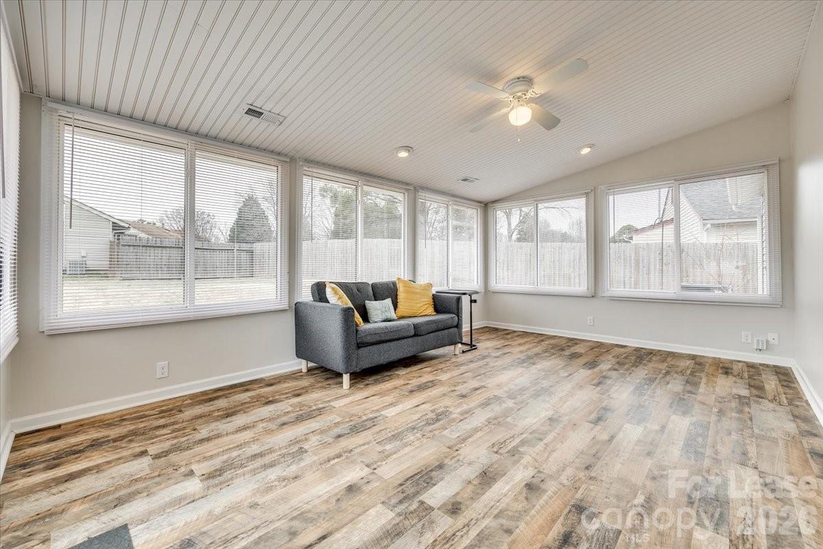 10932 Copperfield Drive Property Photo 14