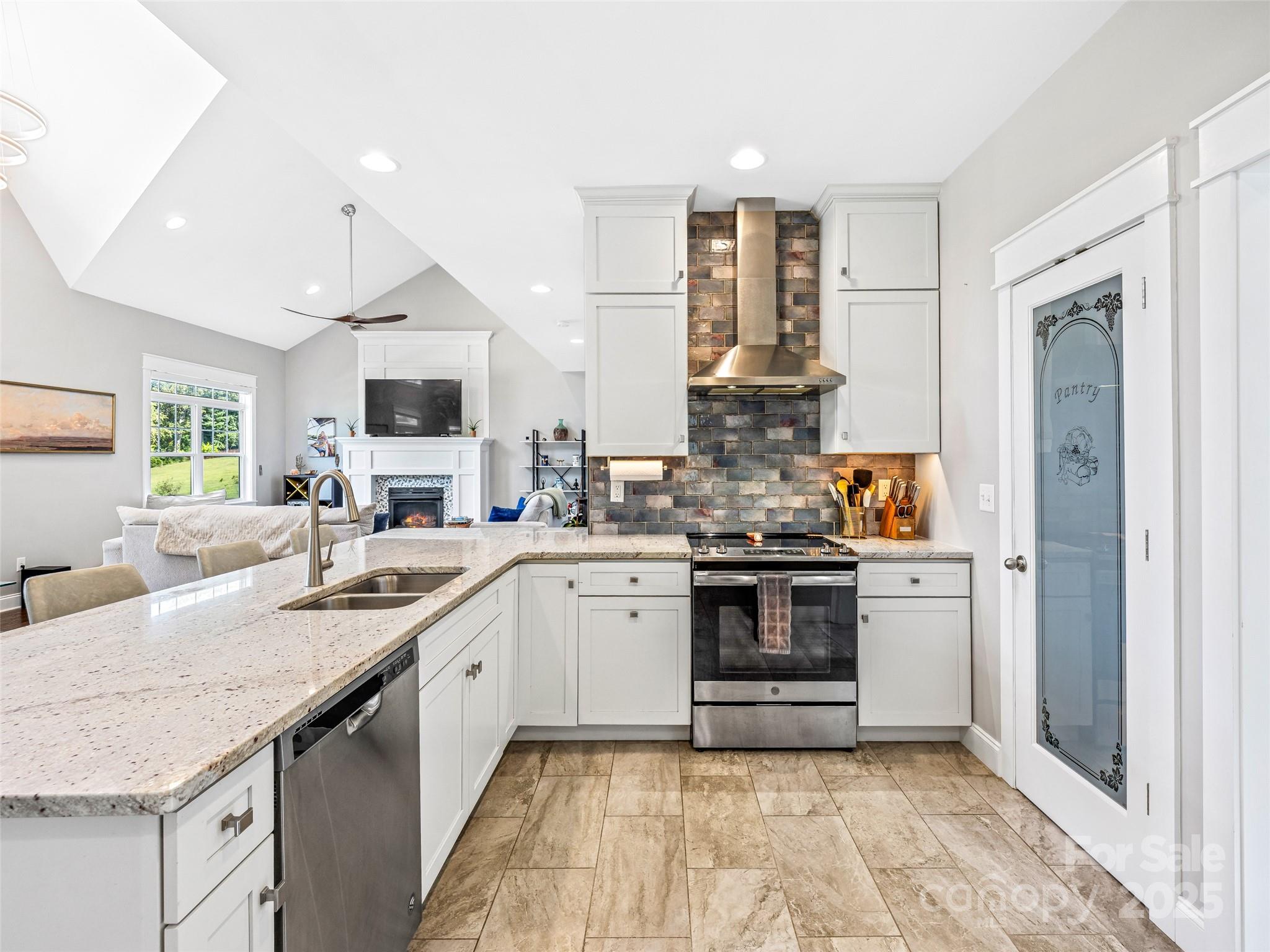10 Warbler Drive Property Photo 15