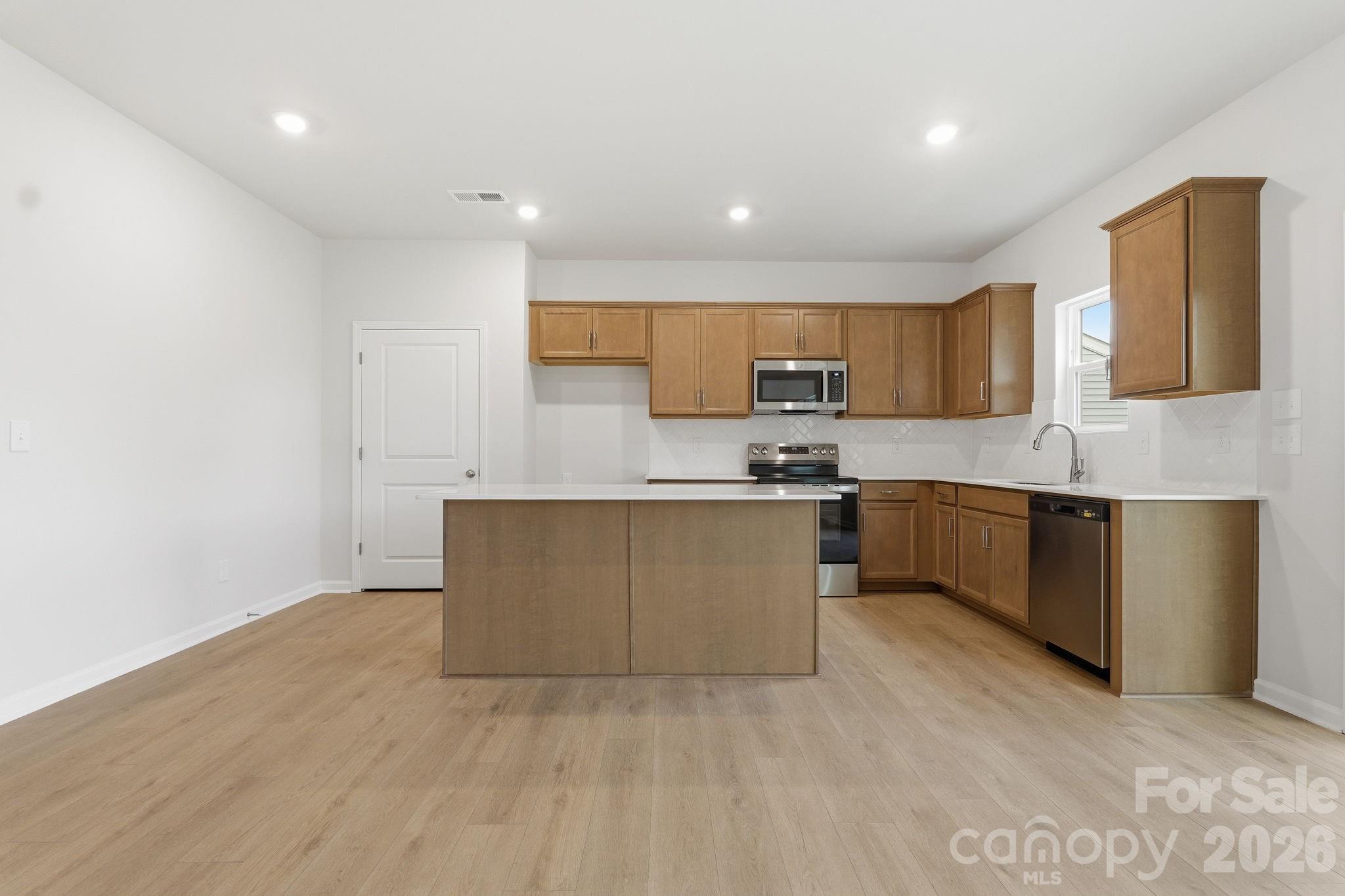 1657 Piper Creek Avenue 14 Property Photo 5