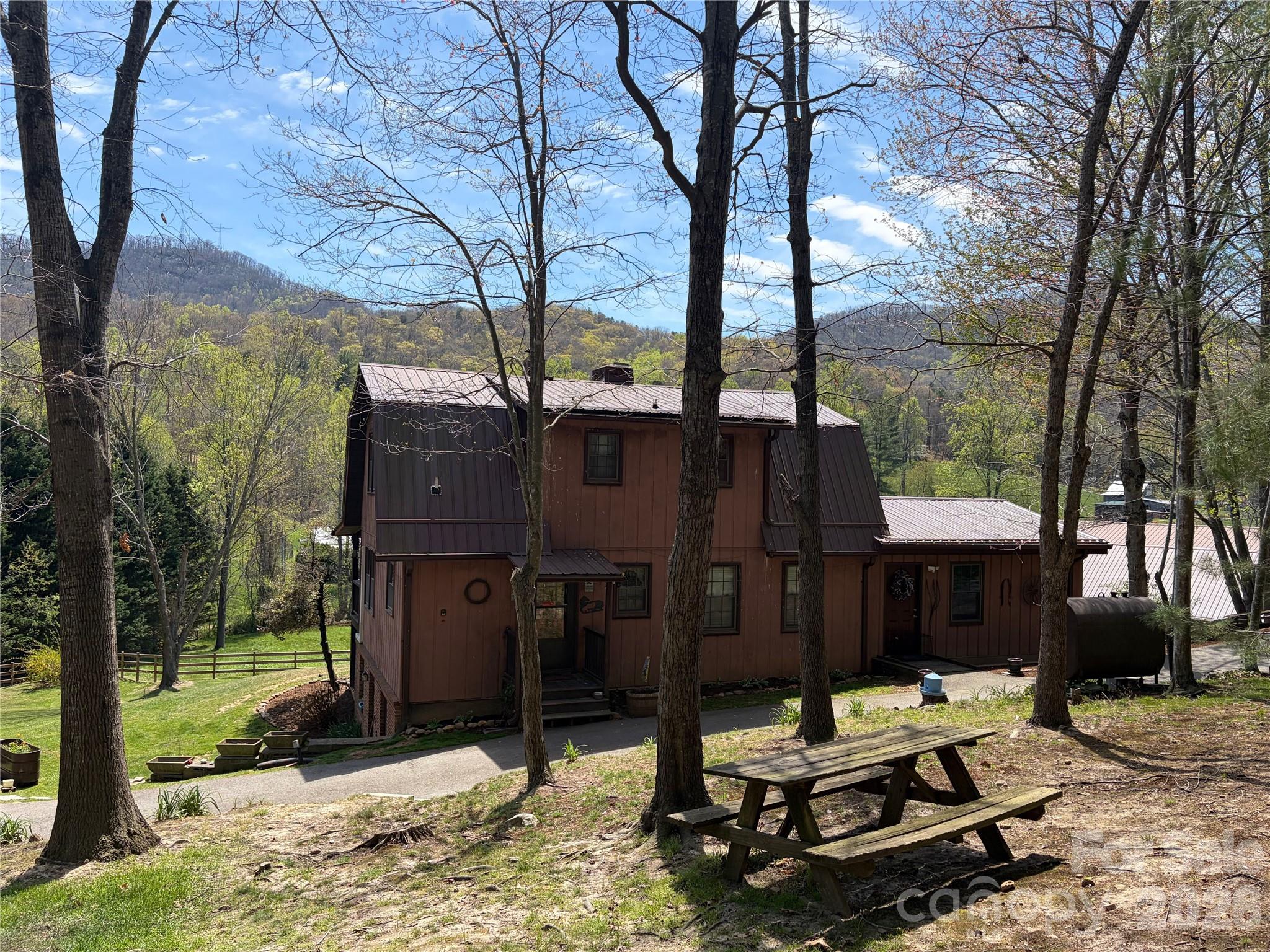 366 Dix Creek #2 Road Property Photo 4