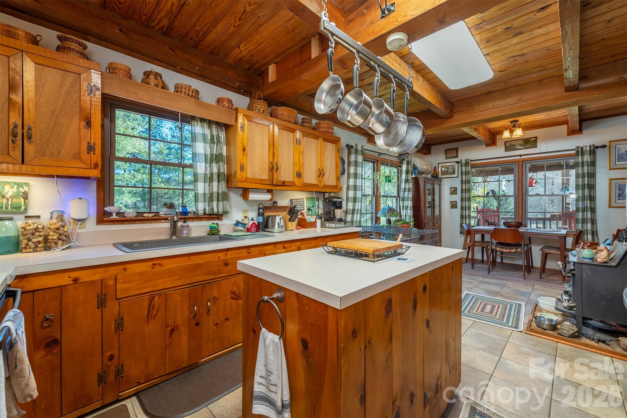 366 Dix Creek #2 Road Property Photo 11