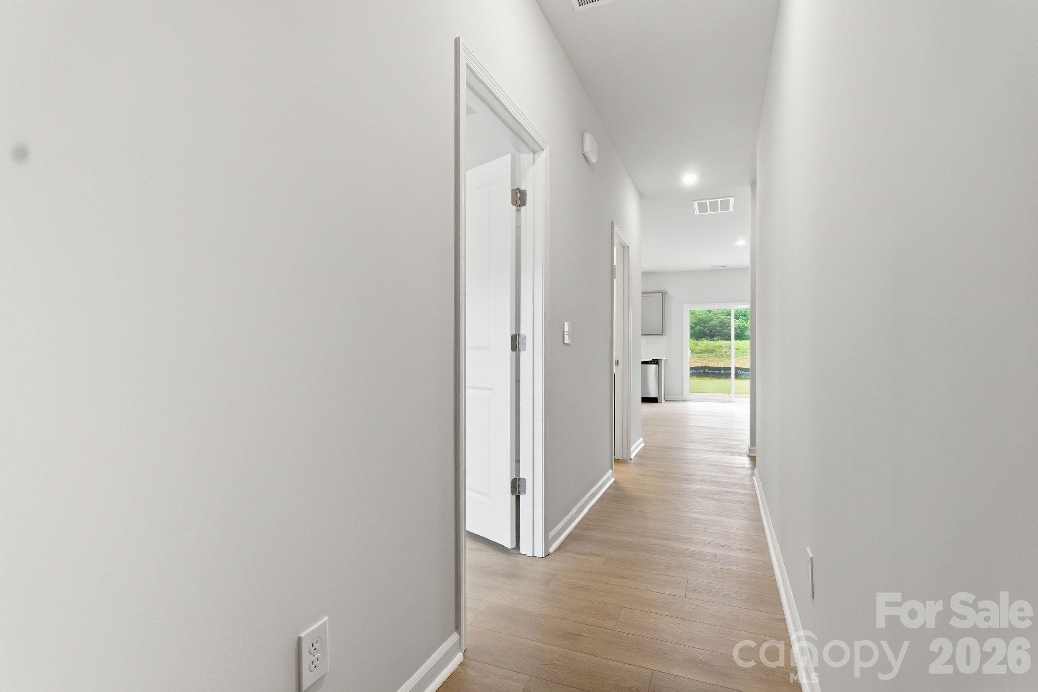 940 Leyna Court 17 Property Photo 4