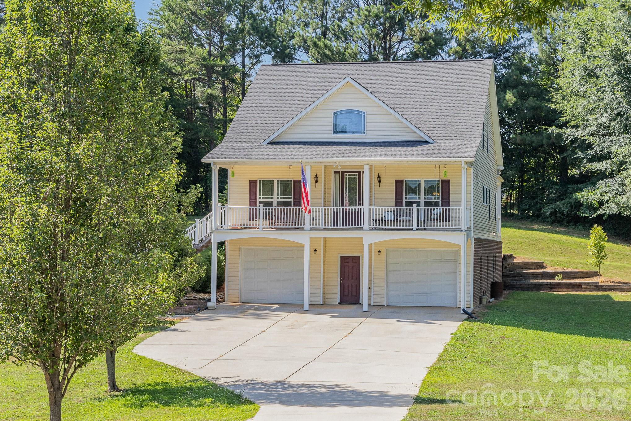 556 Peaceful Creek Drive Property Photo 2