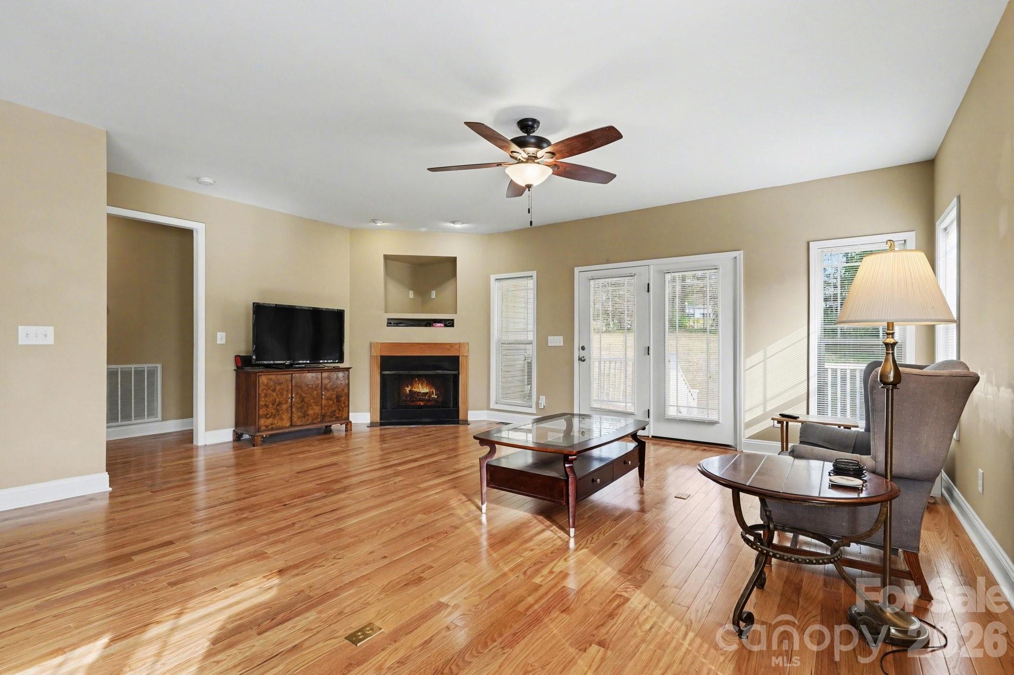 556 Peaceful Creek Drive Property Photo 7