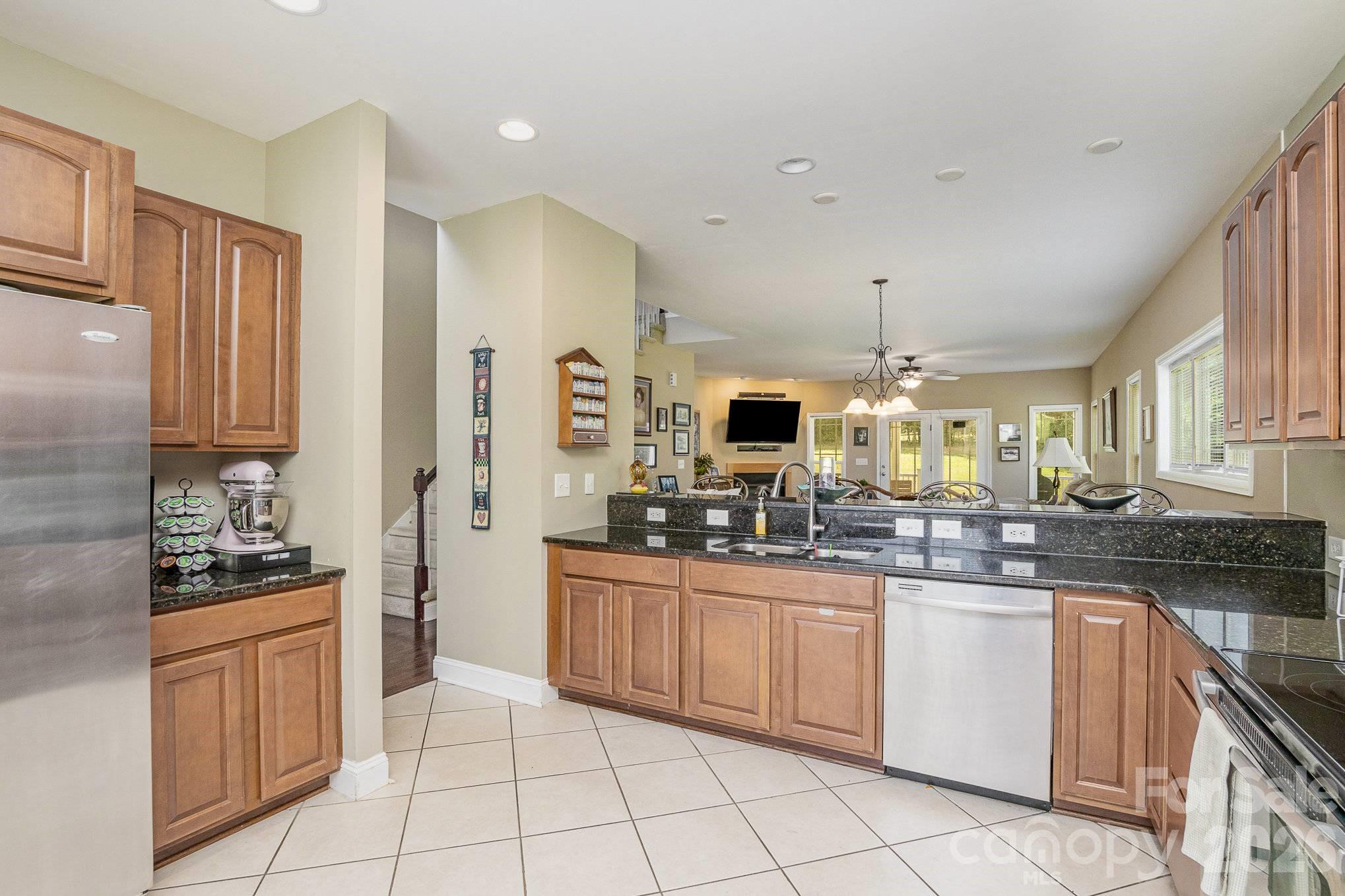 556 Peaceful Creek Drive Property Photo 10