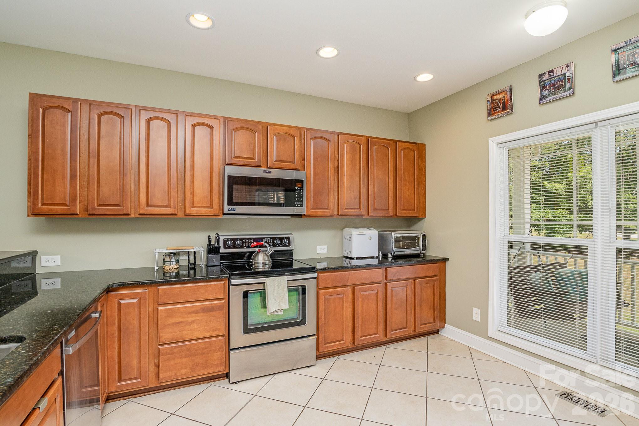 556 Peaceful Creek Drive Property Photo 11