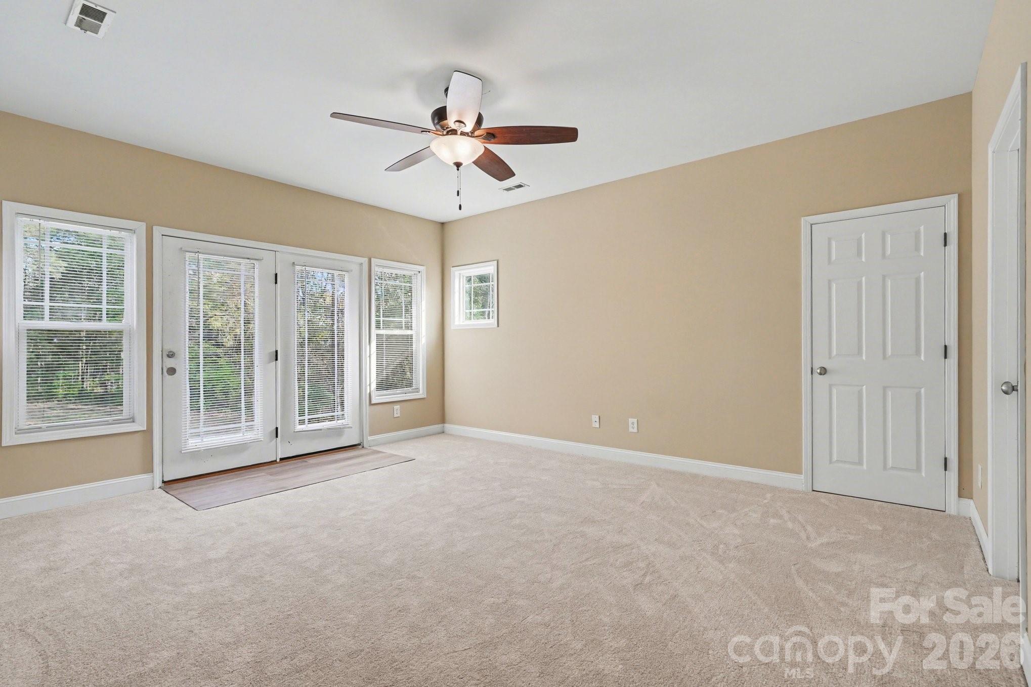 556 Peaceful Creek Drive Property Photo 22