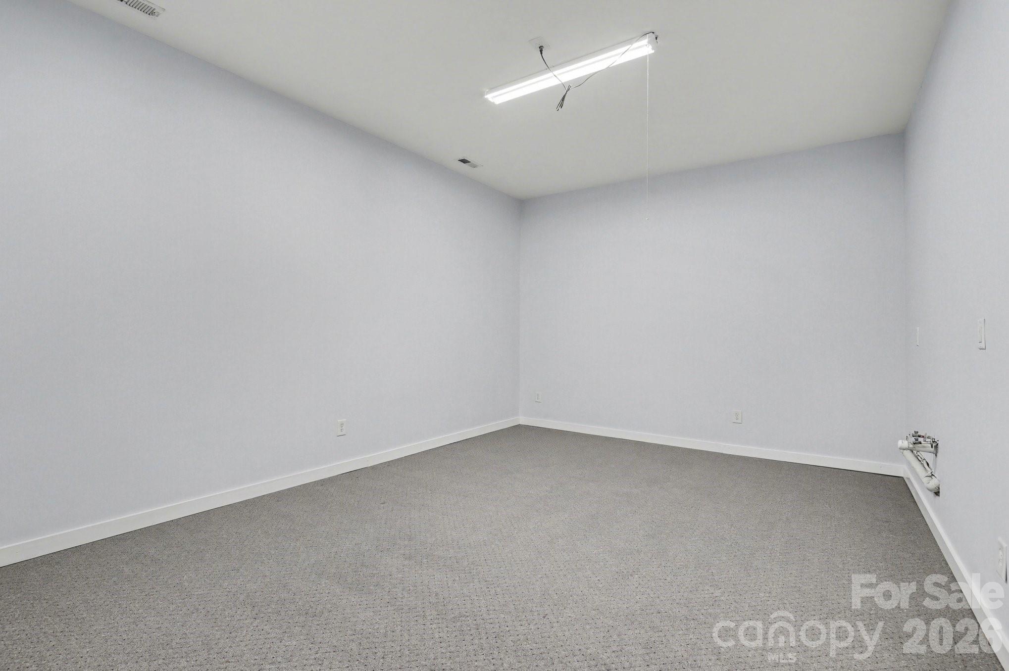 556 Peaceful Creek Drive Property Photo 30