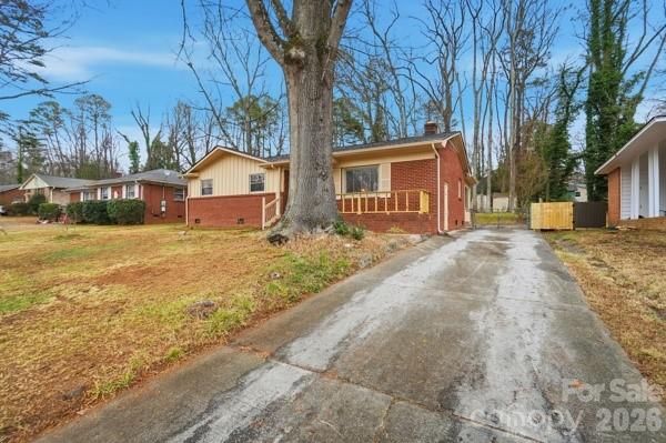 5326 Dolphin Lane Property Photo 3