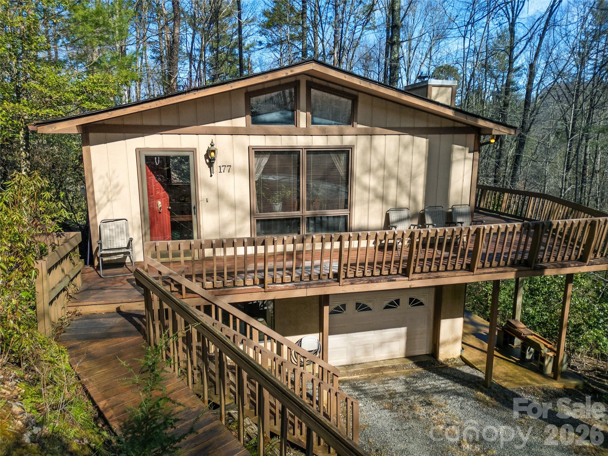 177 Walelu Court Property Photo 1