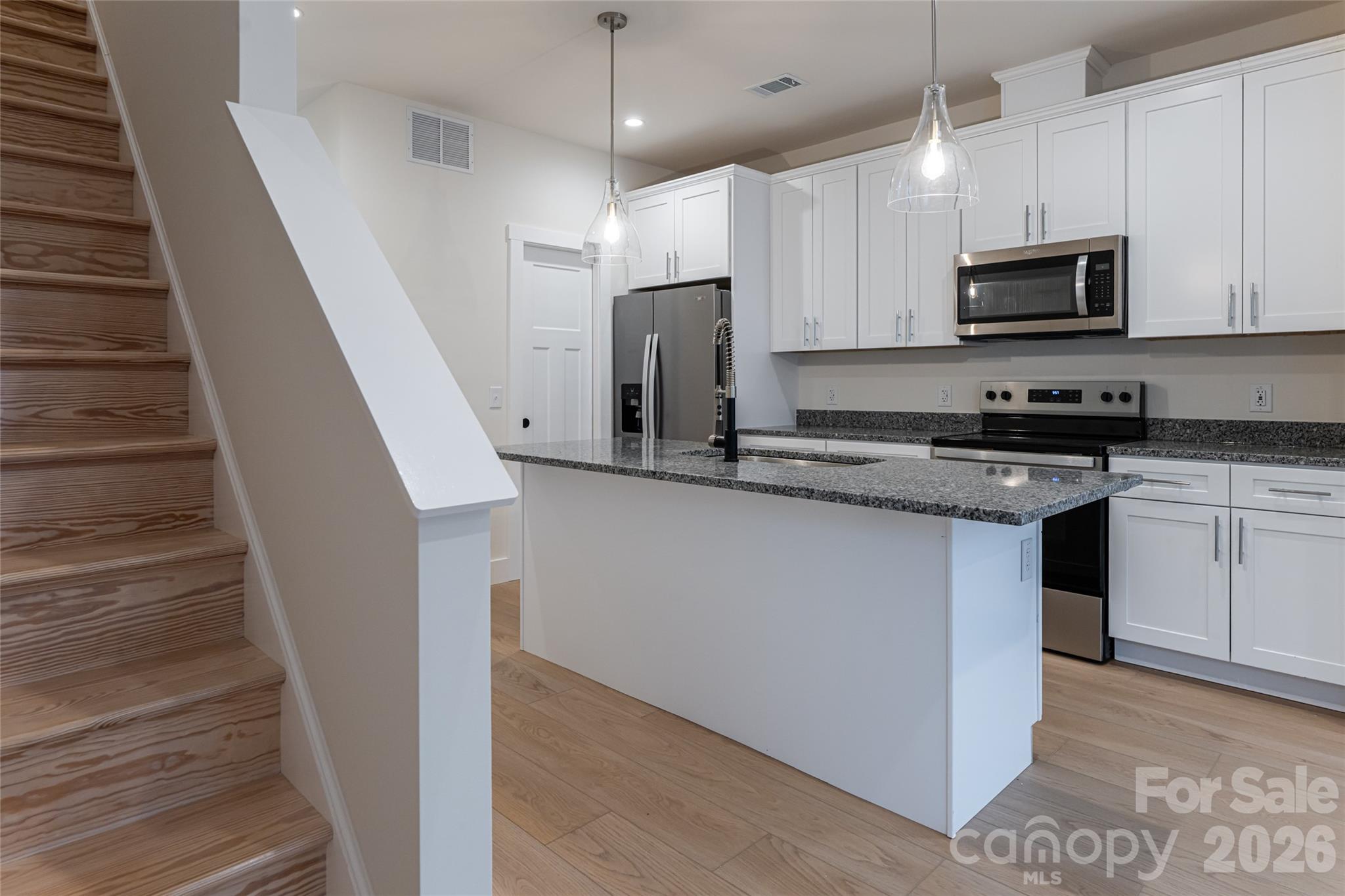 10 Wyndom Lane Property Photo 5
