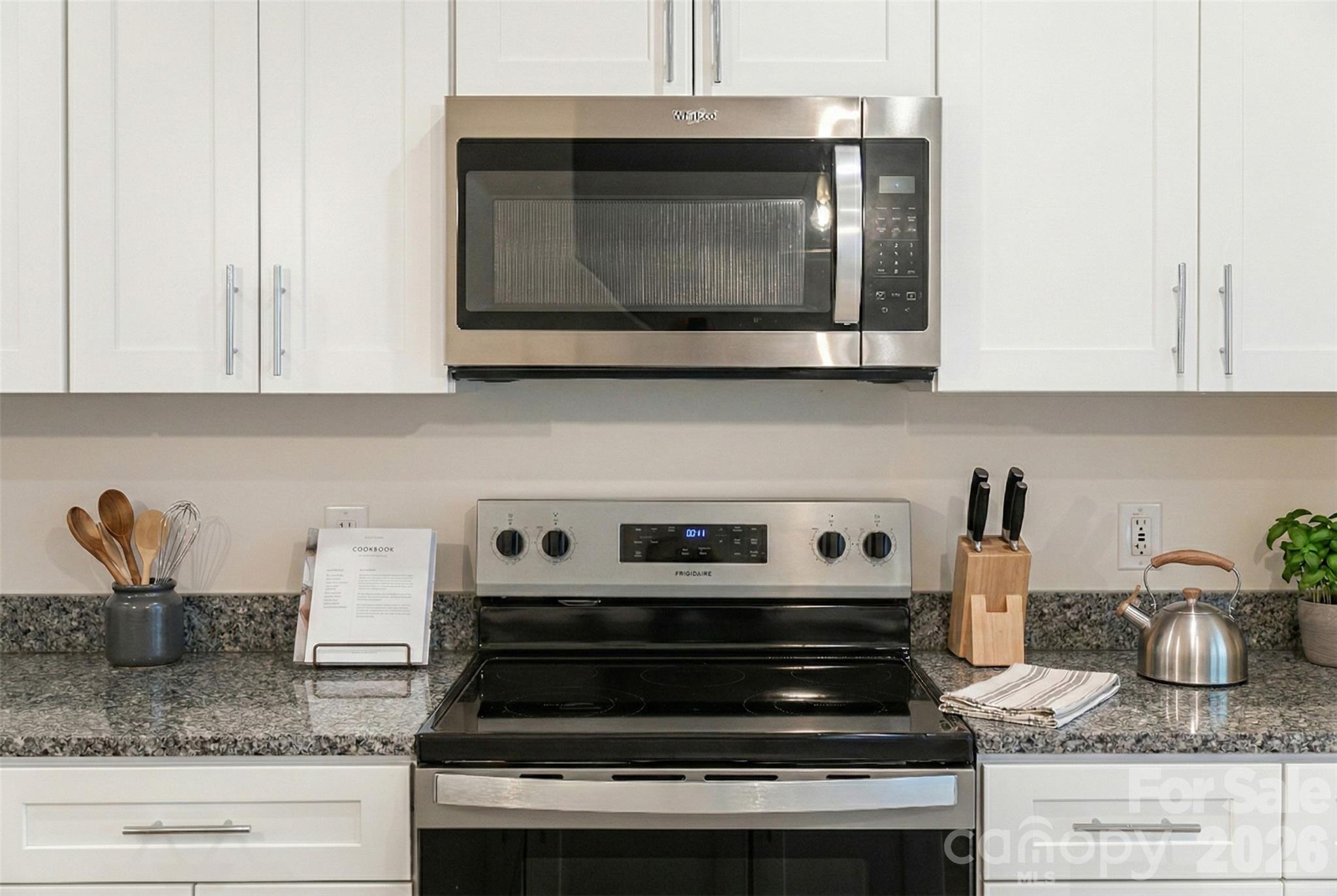 10 Wyndom Lane Property Photo 6